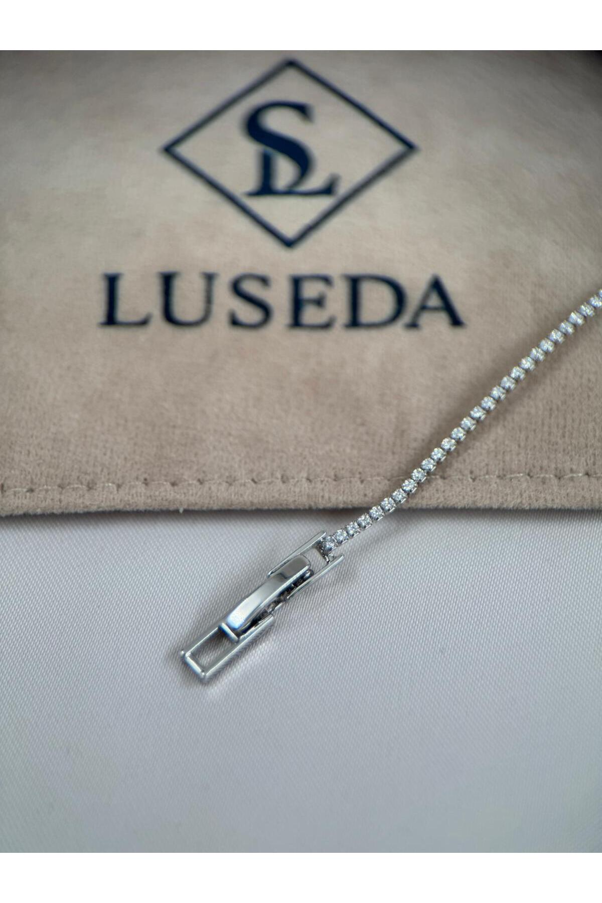 Zirkon Taşlı Gümüş Kararmaz 17+2CM Ayarlanabilir VIP Tenis Bileklik