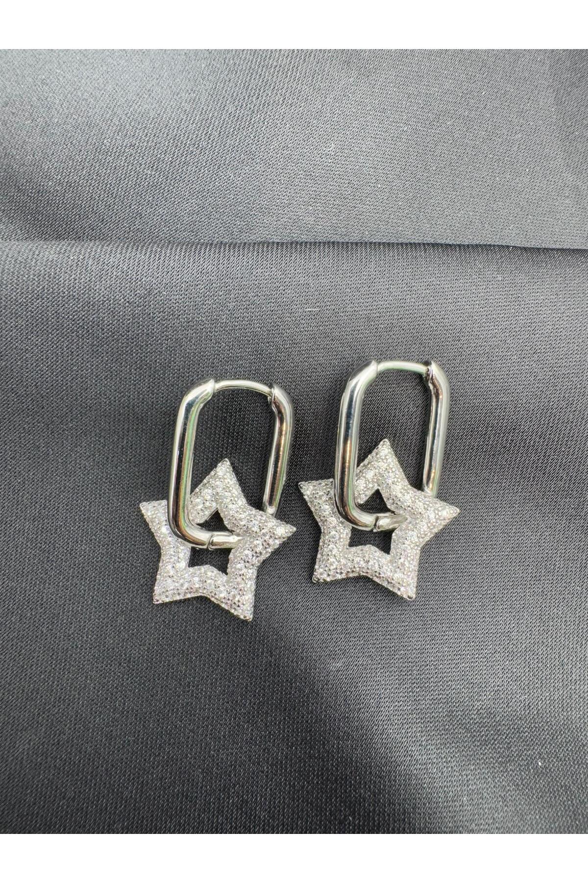Zirkon Taşlı Yıldız Tasarımlı Kararmaz Gümüş Renk Çelik Küpe
