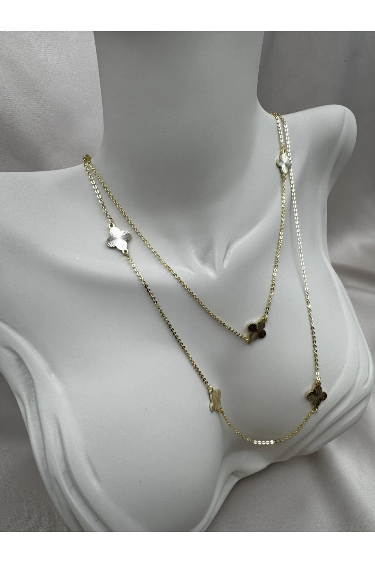 85+5CM Adjustable Gold Chain Necklace with Four-Leaf Clover Detail
