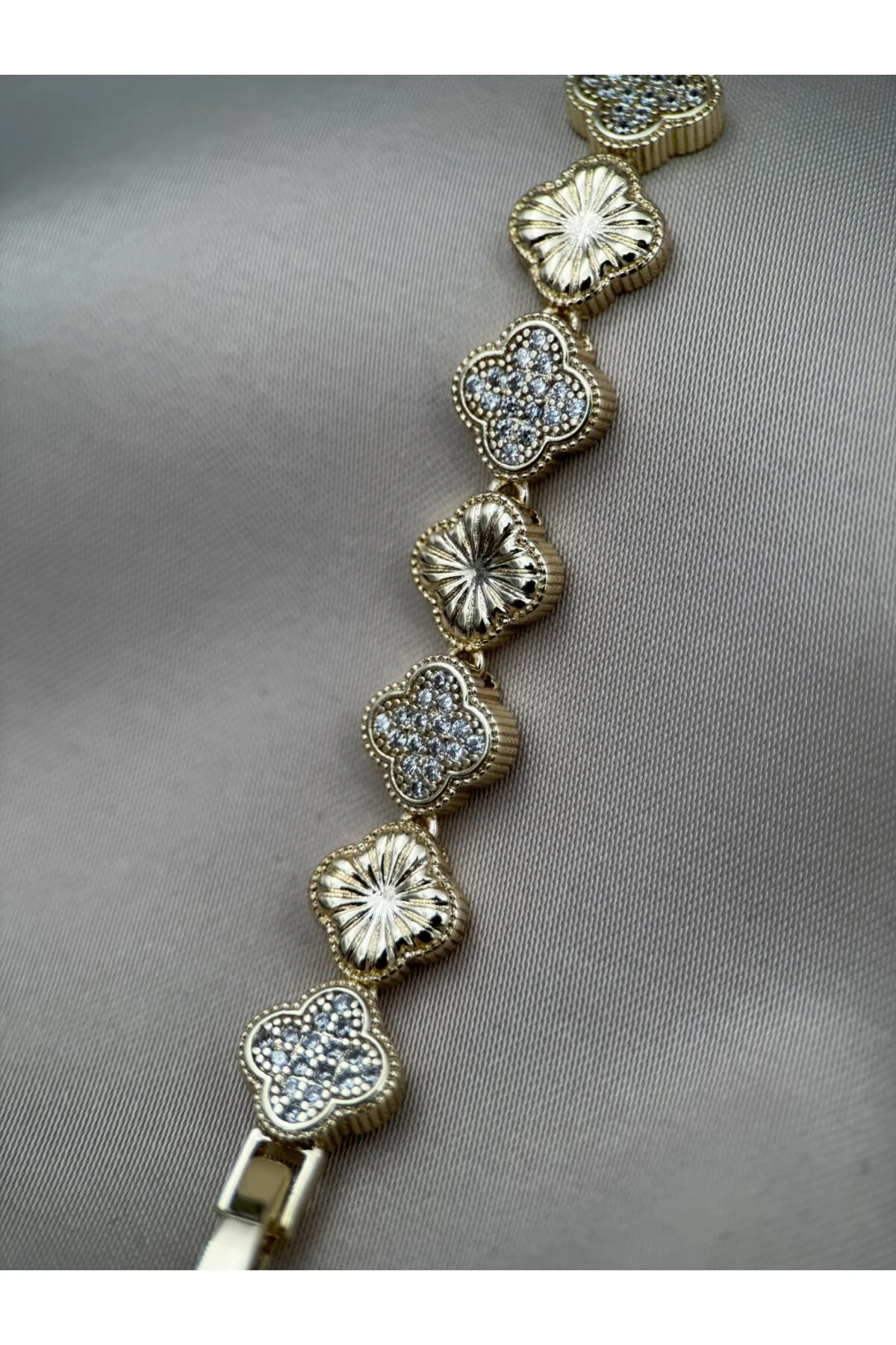 Dört Yapraklı Yonca Taşlı Gold 17+2CM Ayarlanabilir Bileklik