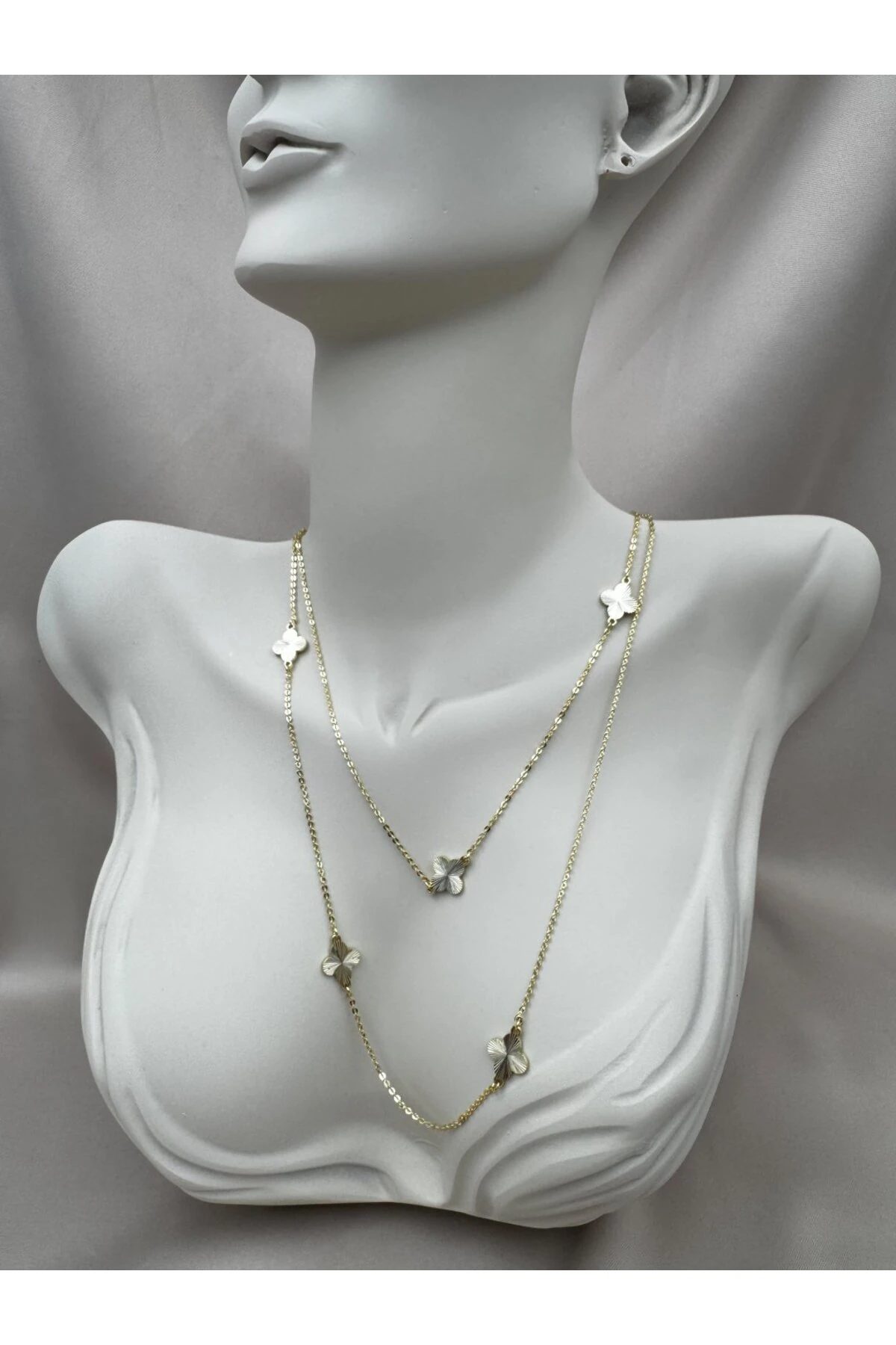 85+5CM Adjustable Gold Chain Necklace with Four-Leaf Clover Detail