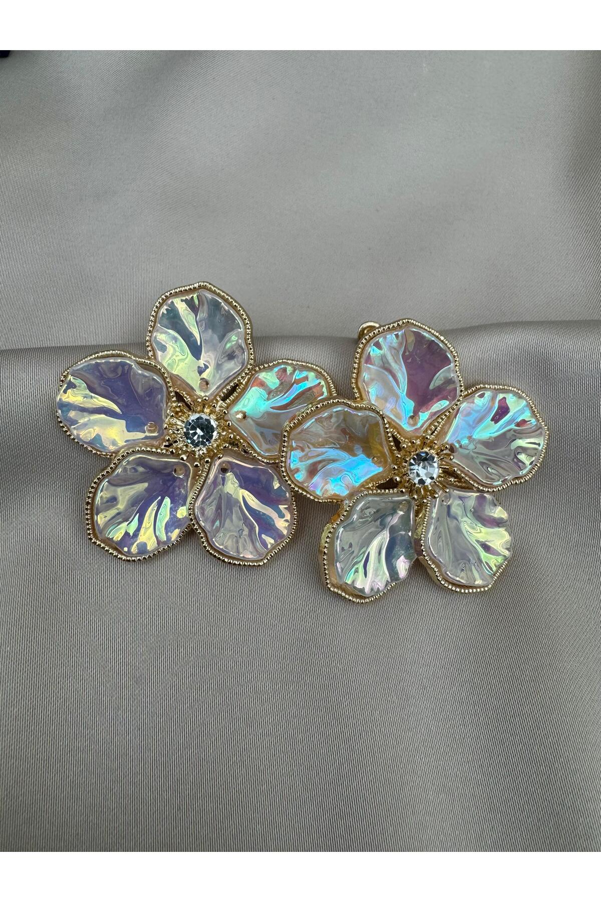 Işıltılı Görünümlü Çiçek Form Küpe