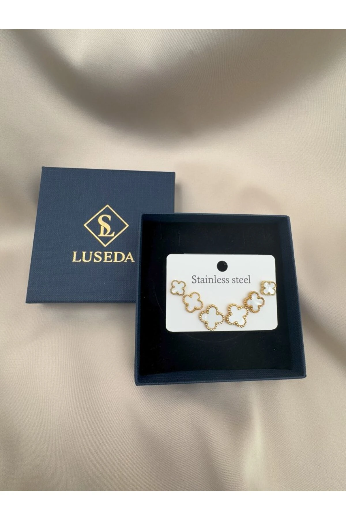 Gold Beyaz Renk Kararmaz Çelik Yonca Küpe