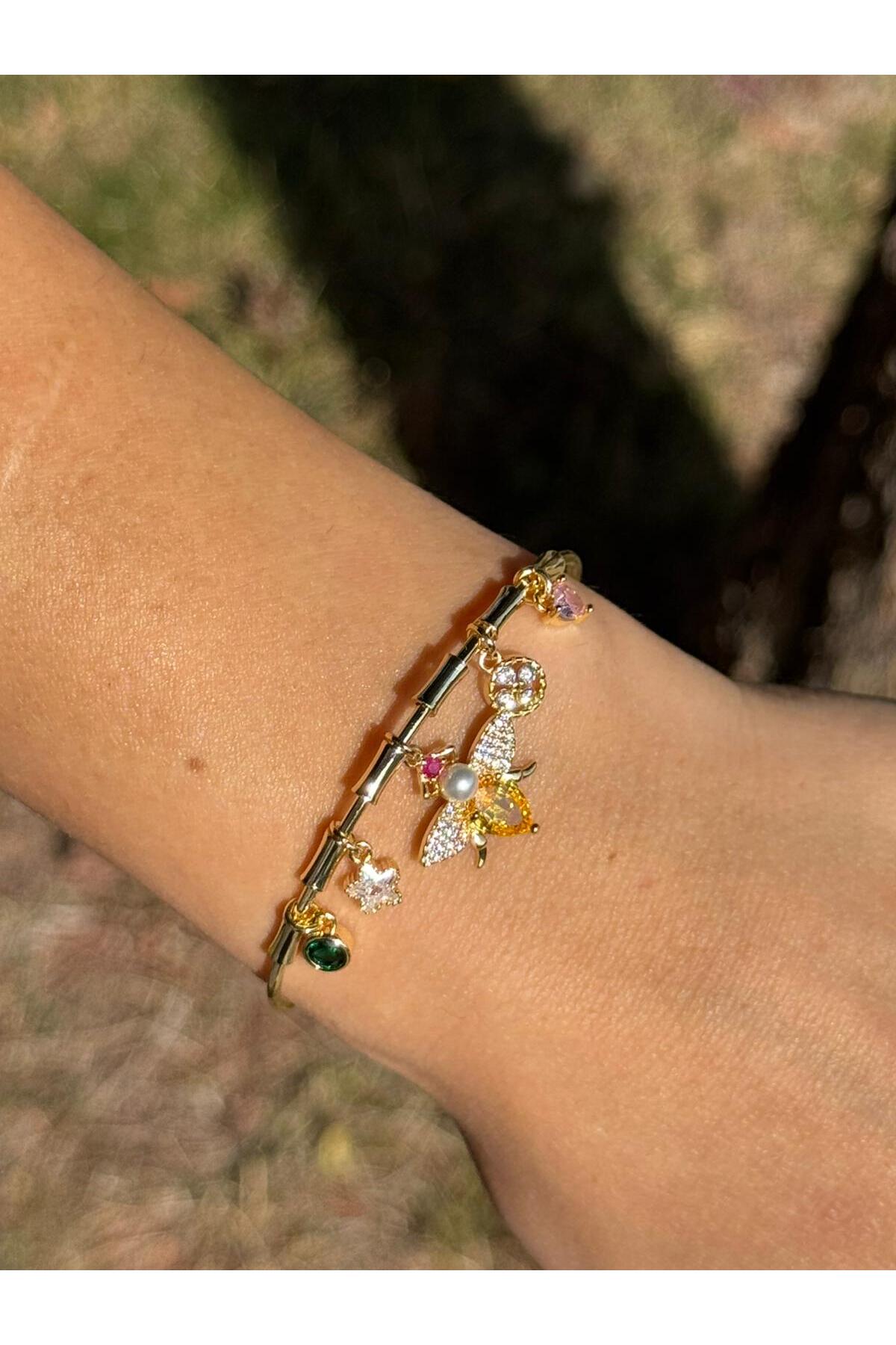 Arı Figürlü Taşlı Charm Gold Bileklik