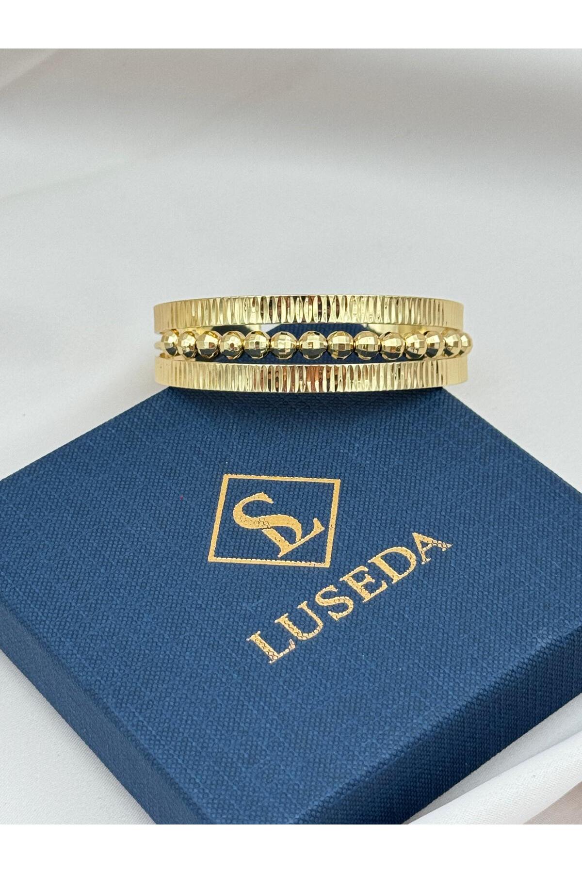 VIP Kabartma Desenli Top Detaylı Geniş Ayarlanabilir Kelepçe Bileklik