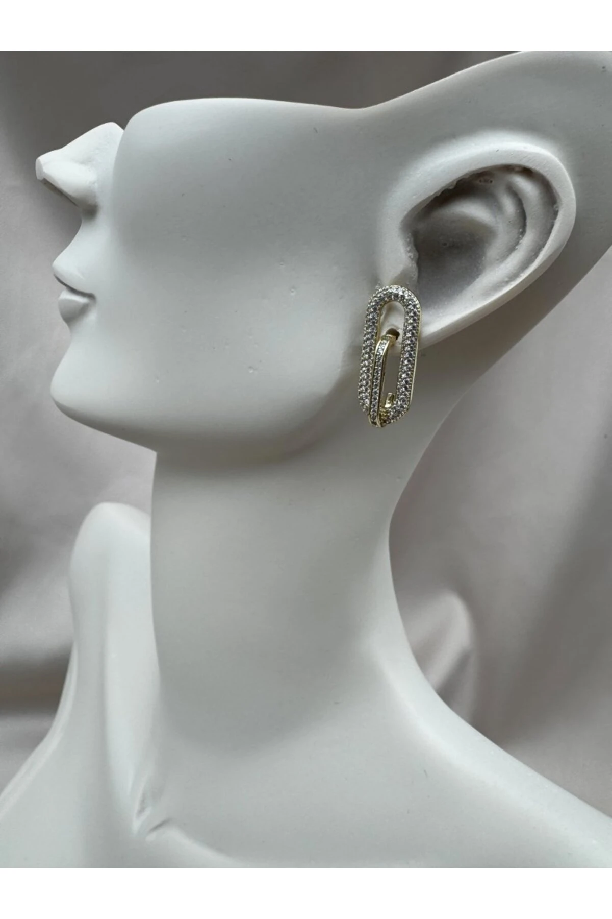 Oval köşeli Dikdörtgen Tasarım Taşlı Gold Küpe