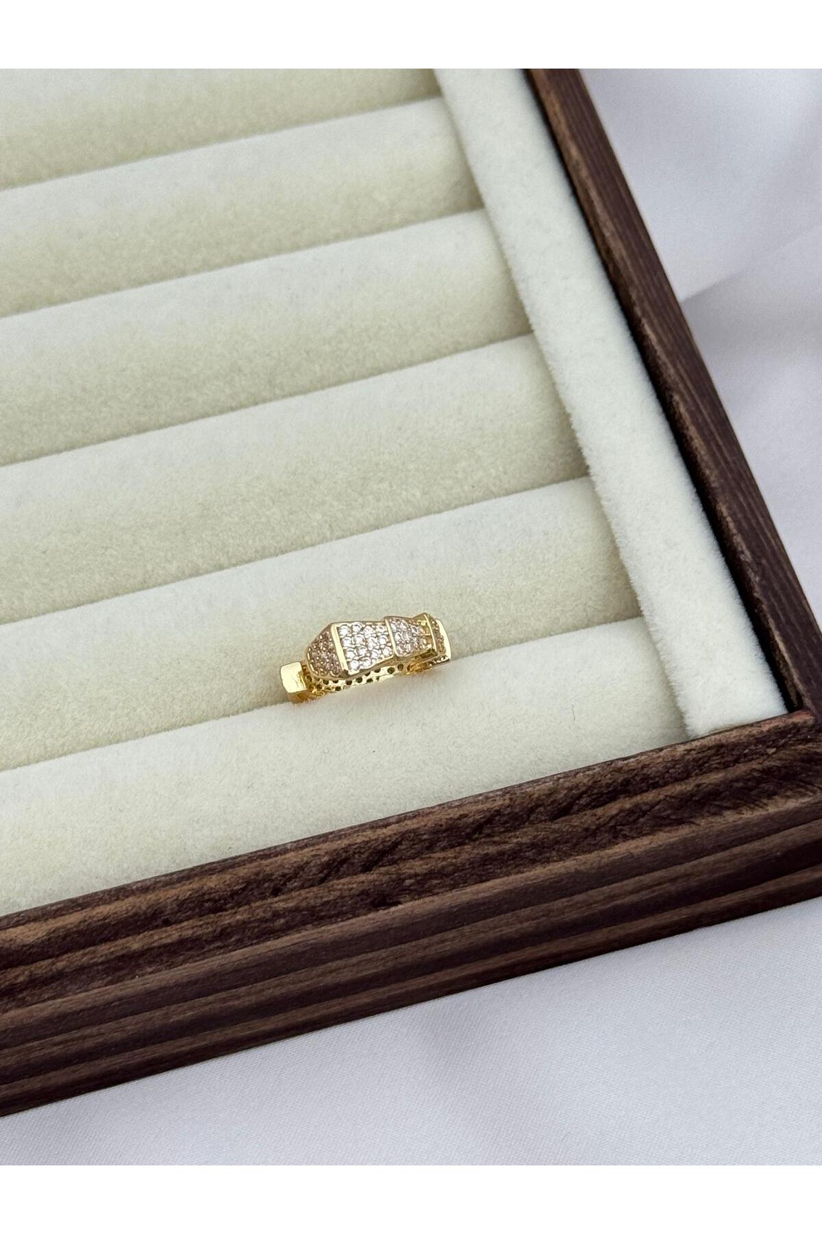 Gold Renk Geometrik Uç Detaylı Zirkon Taşlı Ayarlanabilir Earcuff