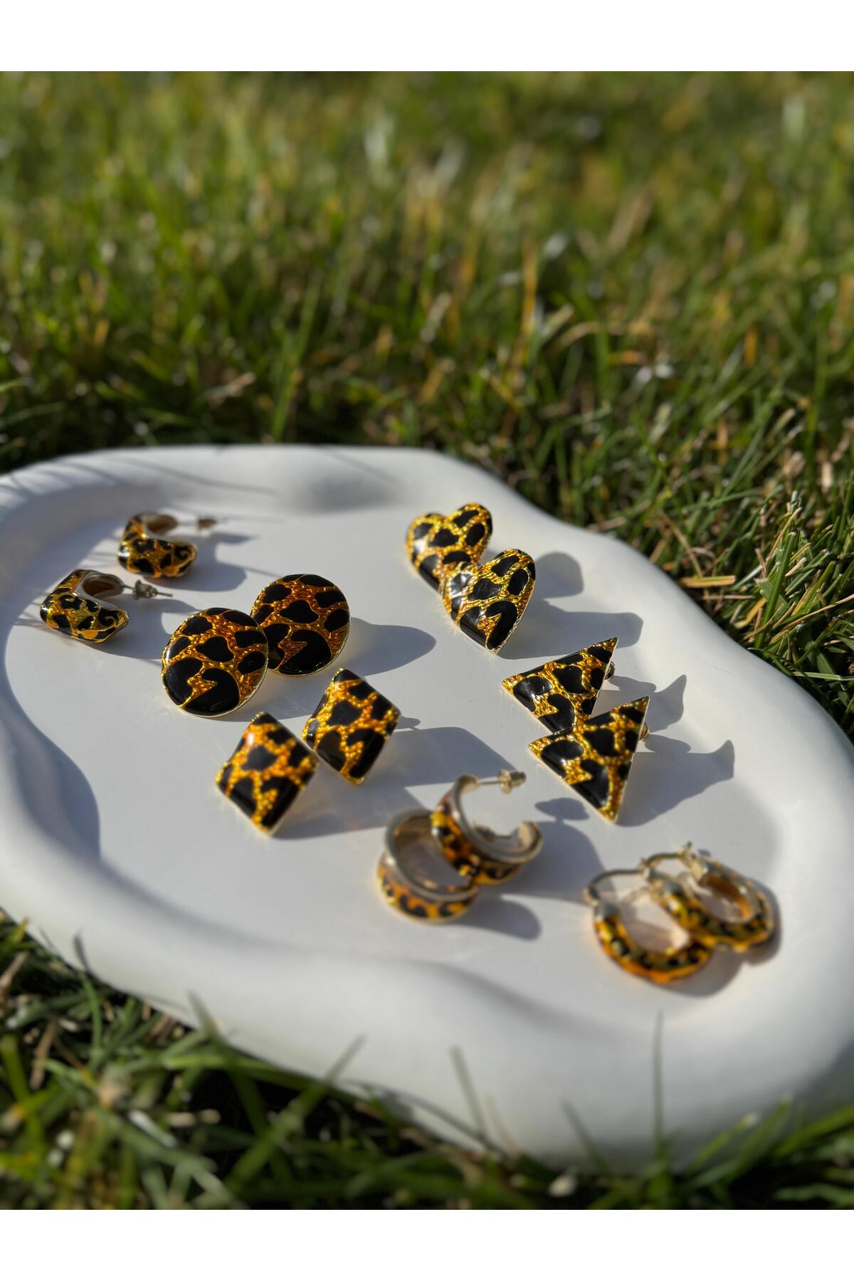 Gold Siyah Leopar Desenli Yuvarlak Küpe