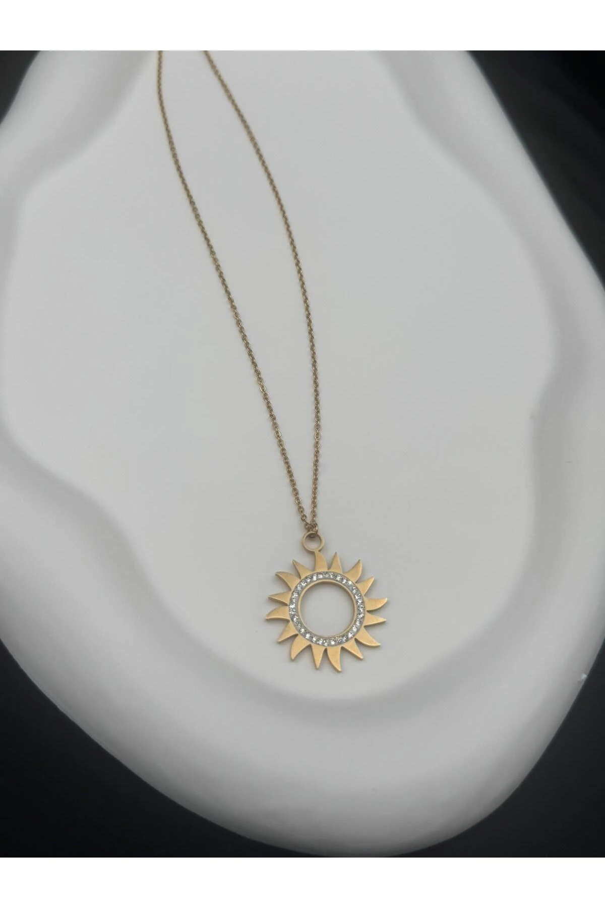Zarif Gold Güneş Figürlü Taş Detaylı 40+5CM Ayarlanabilir Kararmaz Çelik Kadın Kolye