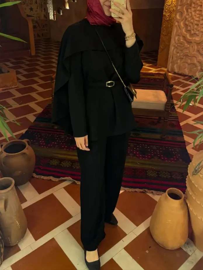 Swan Siyah Pelerinli Kadın Takım