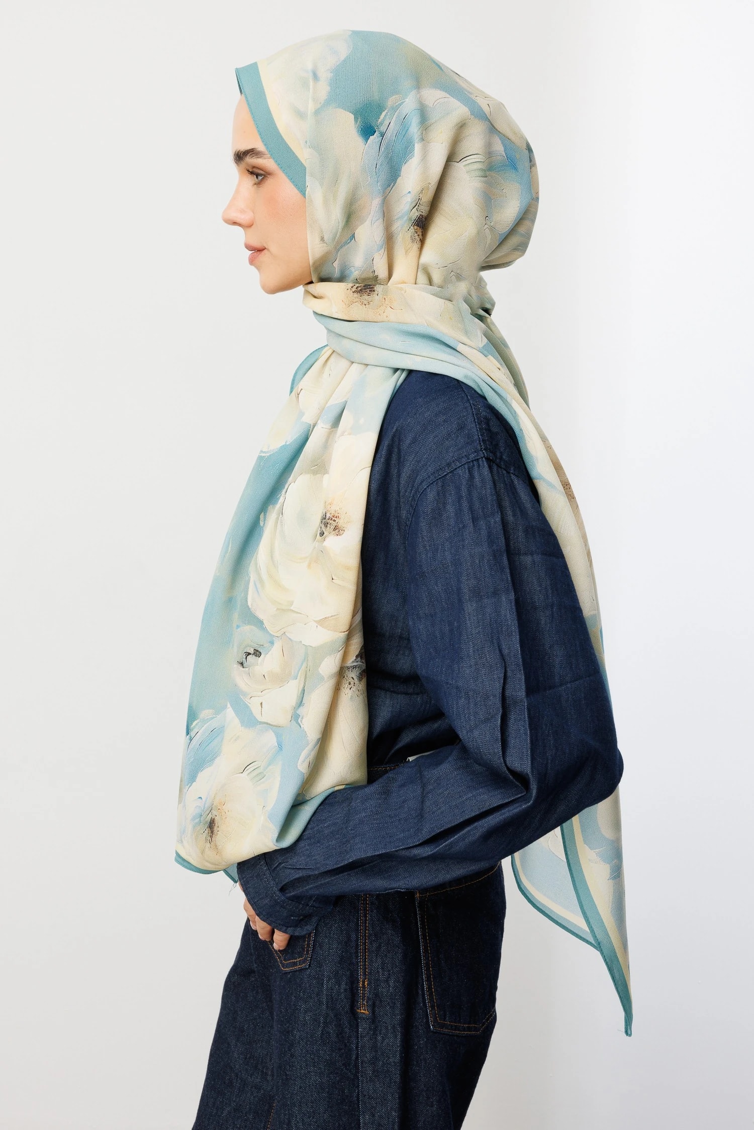 شال حرير خبي بنقشة الورد - أزرق فاتح