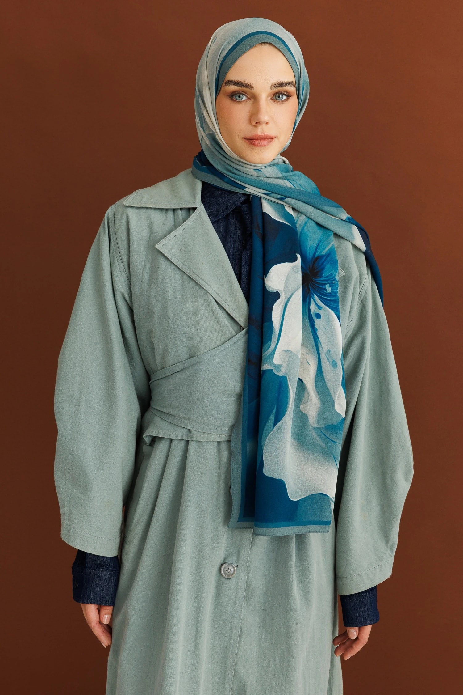 شال حرير خبي بنقشة نقية