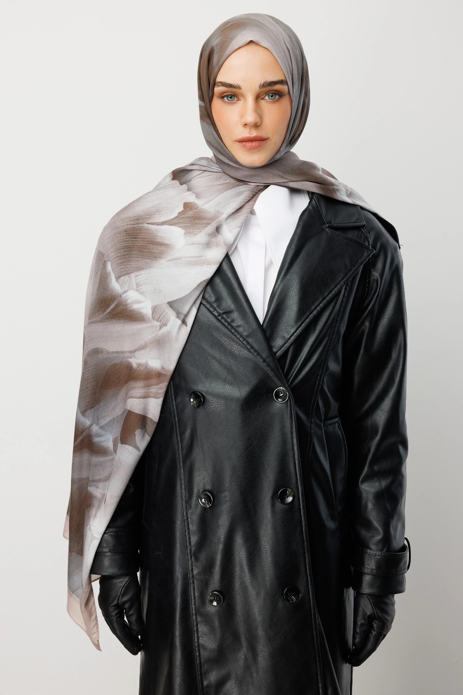 شال رامي بنمط فلور - المنك