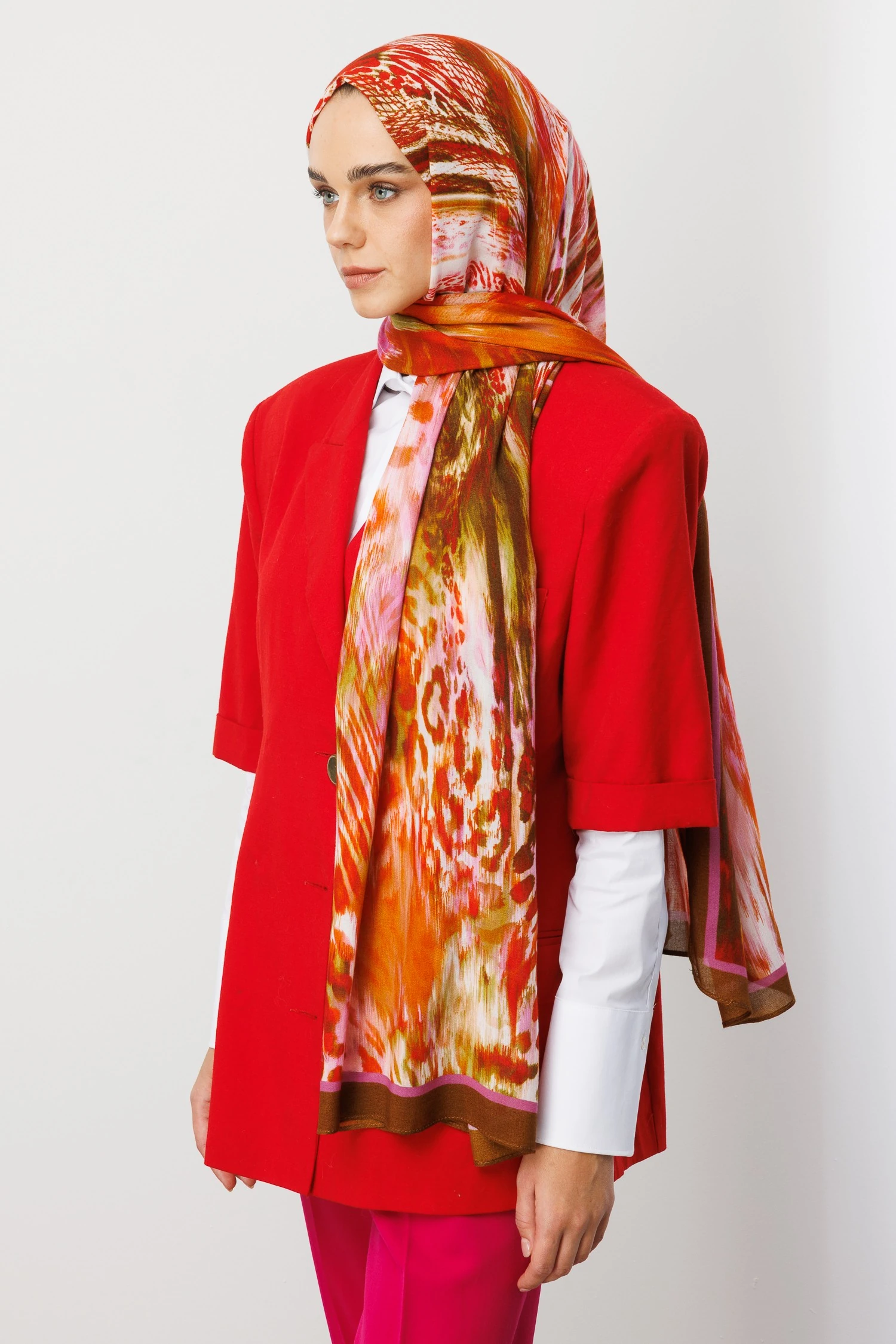 شال رامي بنقشة جلد النمر - البرتقالي