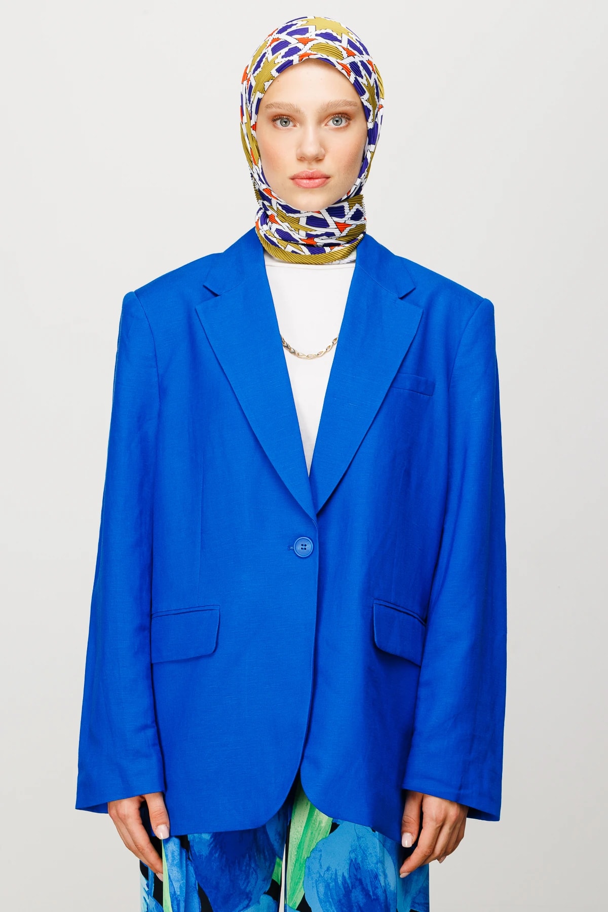 وشاح شيرا المطوي