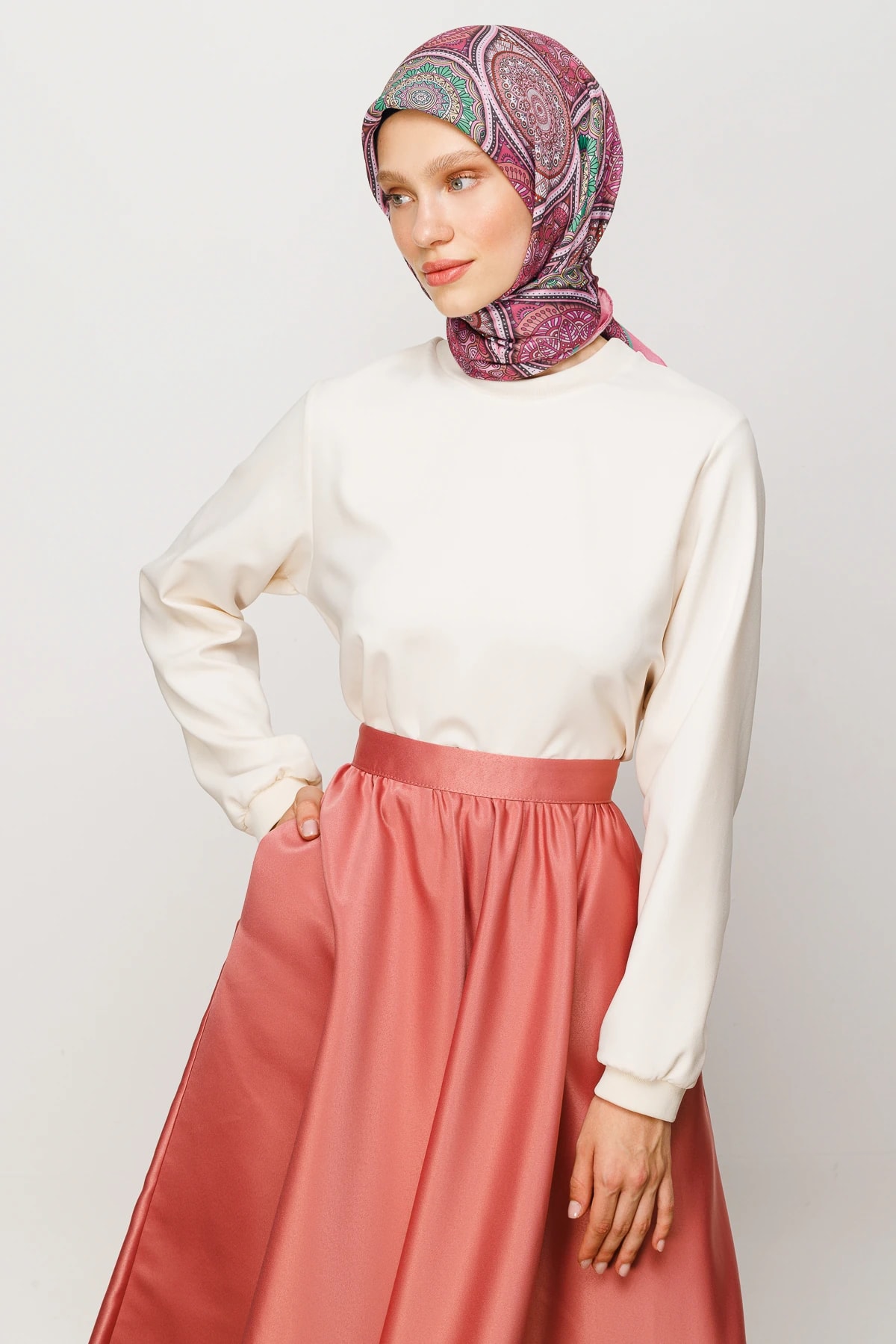 وشاح ناعم رقمي بنمط عرقي