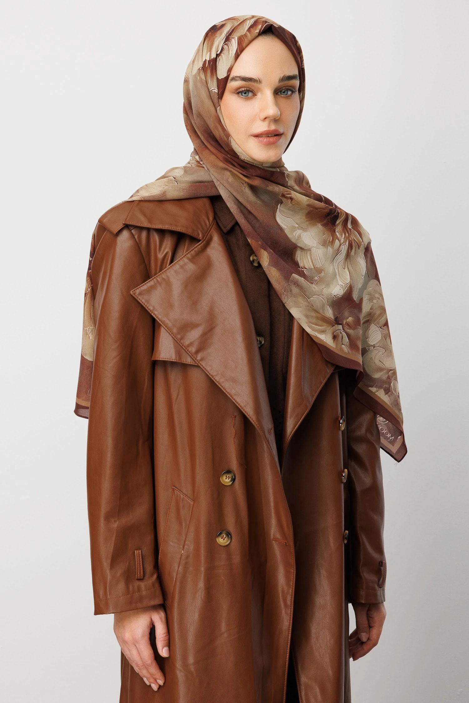 شال حرير خبي بنقشة الورد - ورد مجفف