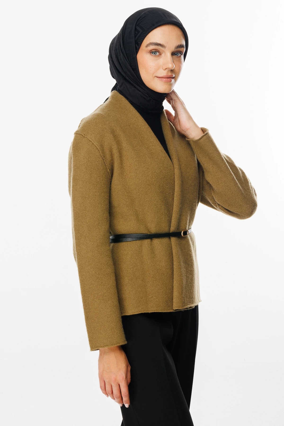 وشاح حريري منقوش بنقشة فيورا