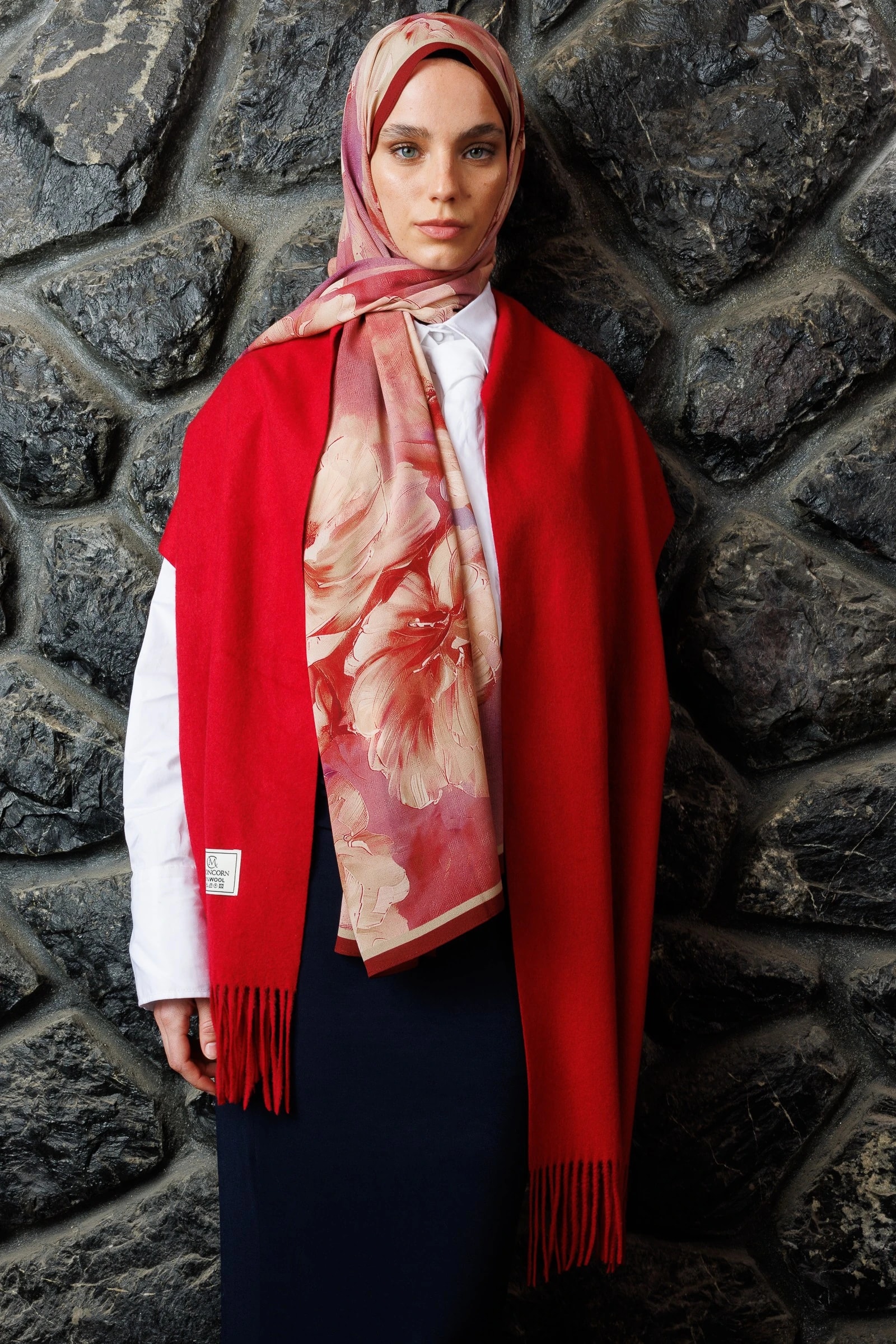 شال حرير خبي بنقشة الورد - أحمر كلاريت