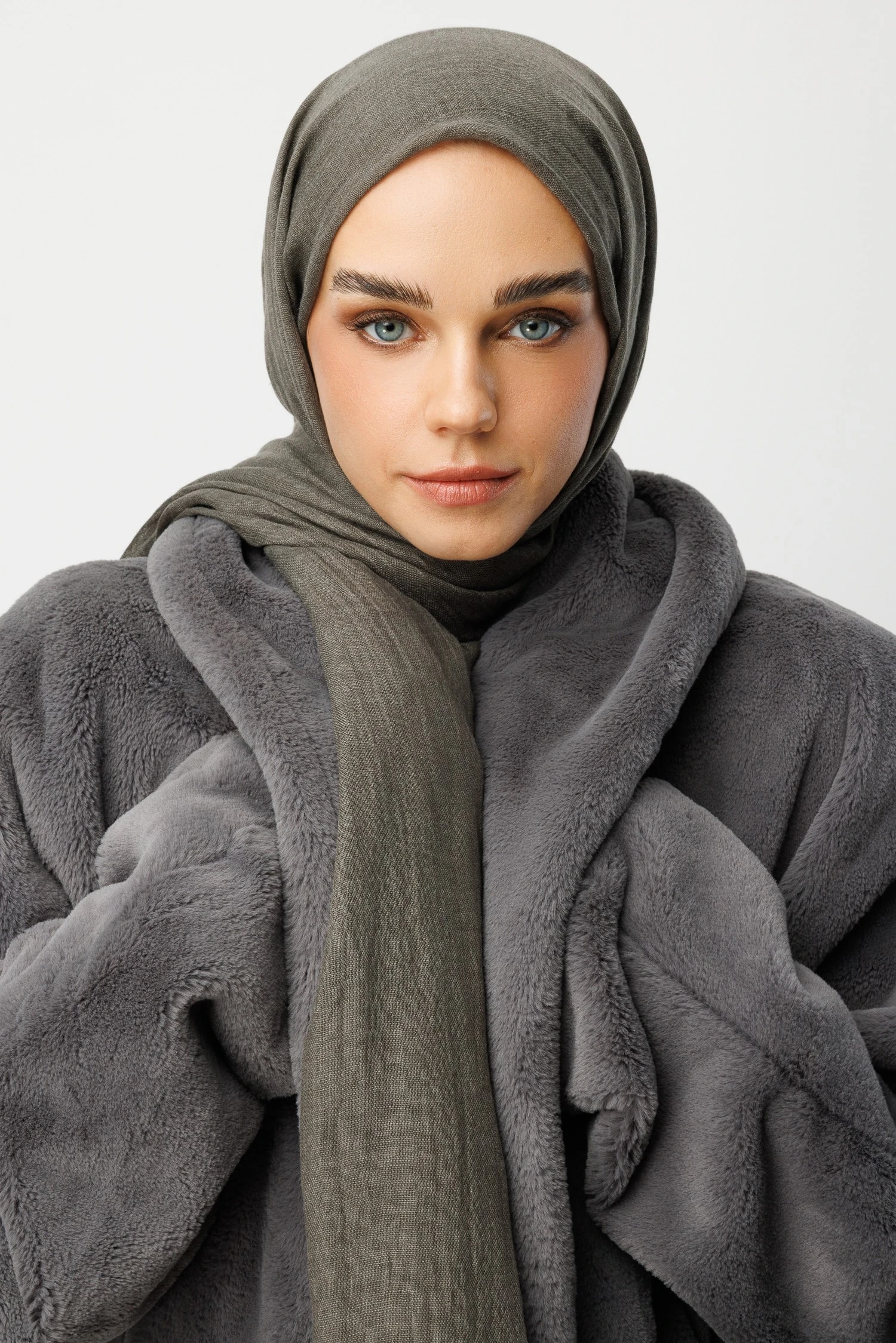 شال دبي - مدخن