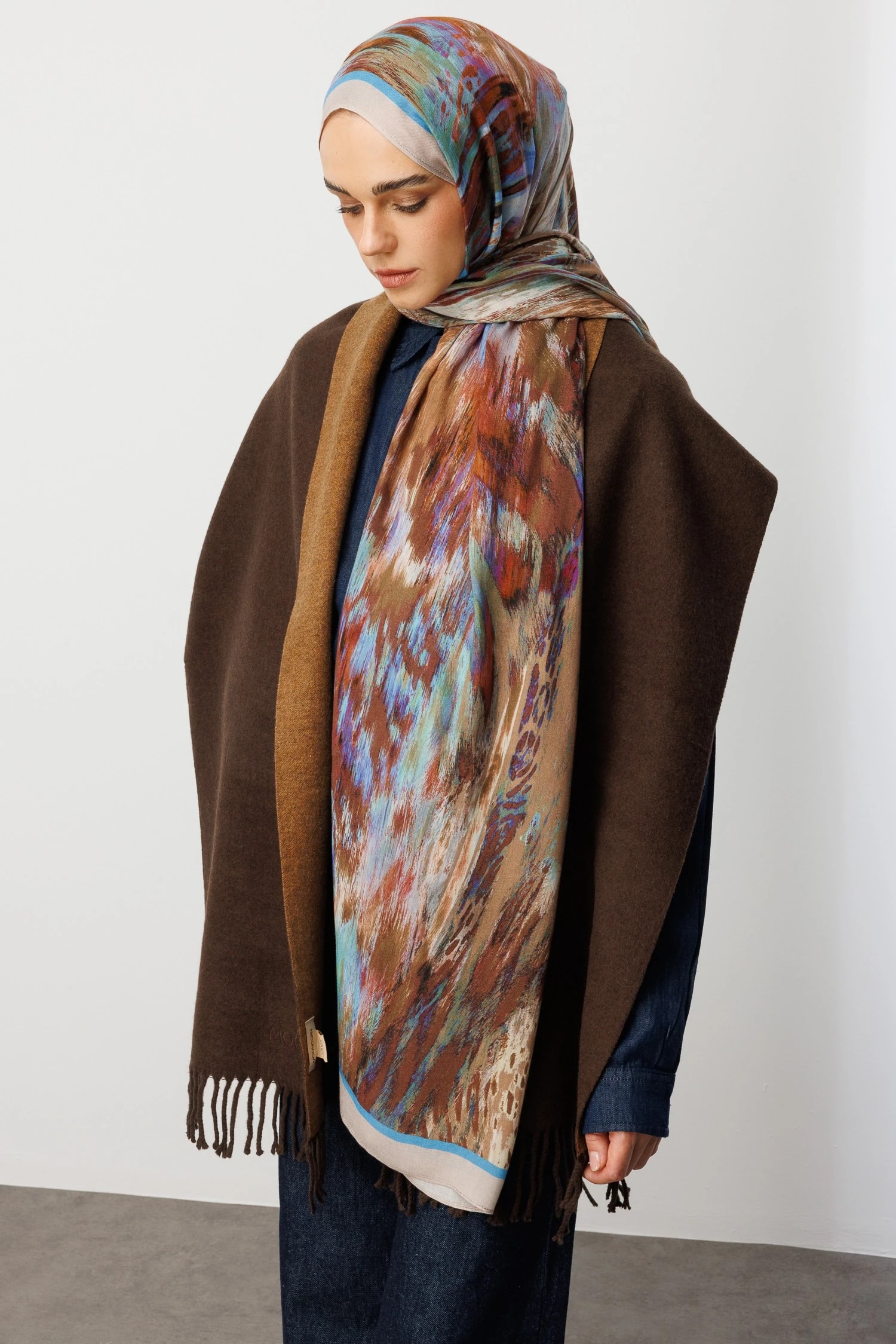 شال رامي بنقشة جلد النمر - أزرق