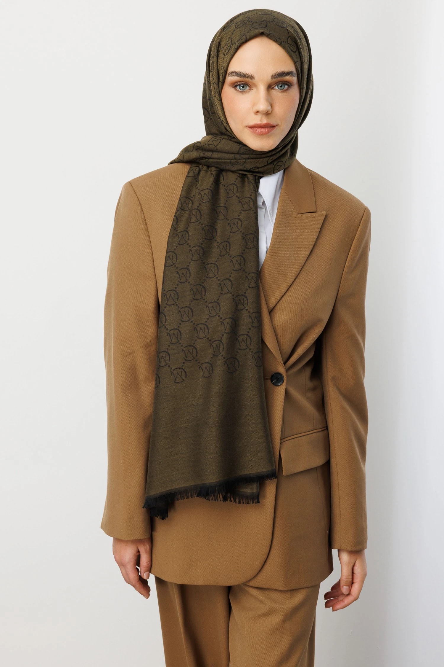 شال من الصوف والحرير - زيت أخضر