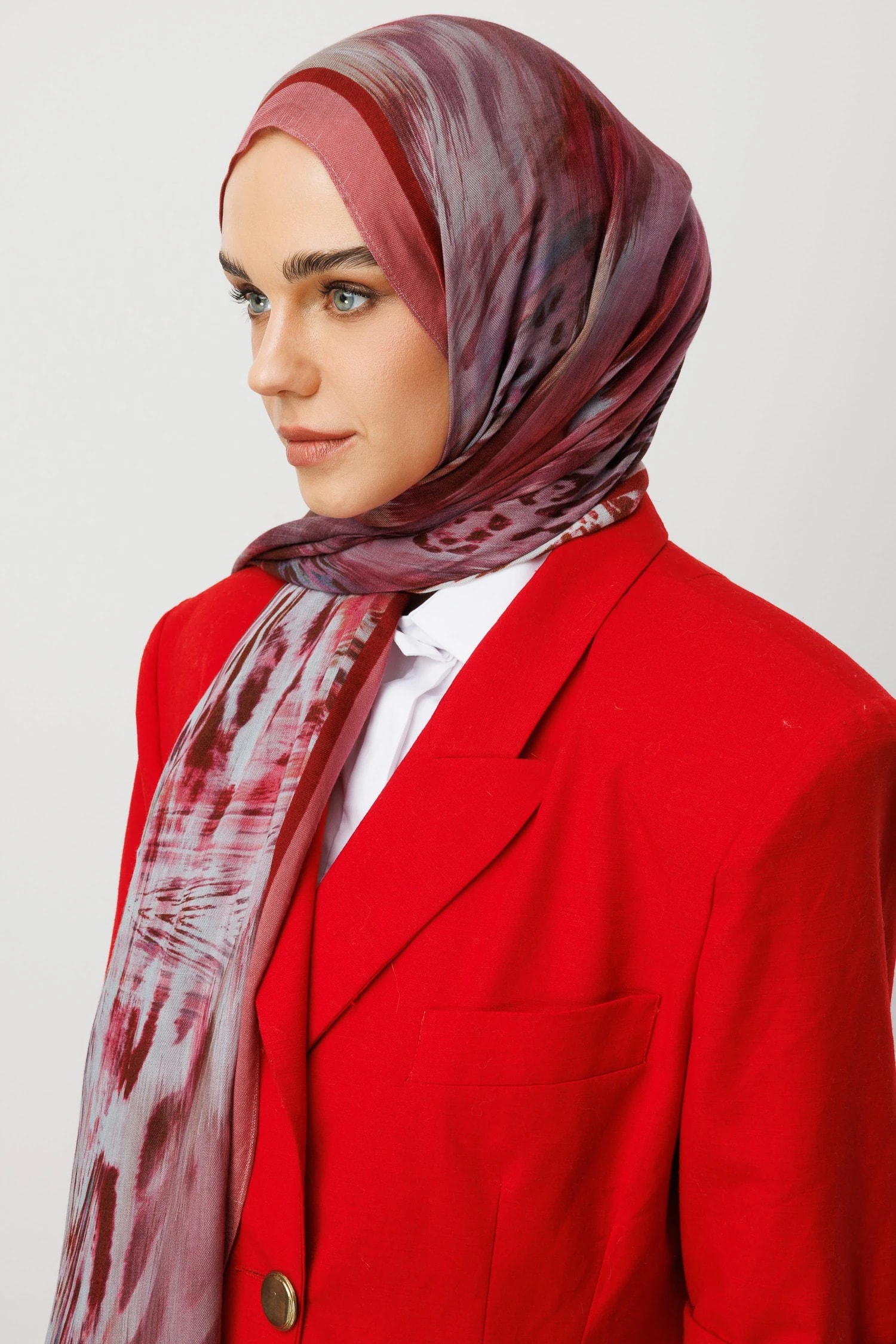 شال رامي بنقشة جلد النمر - أحمر كلاريت