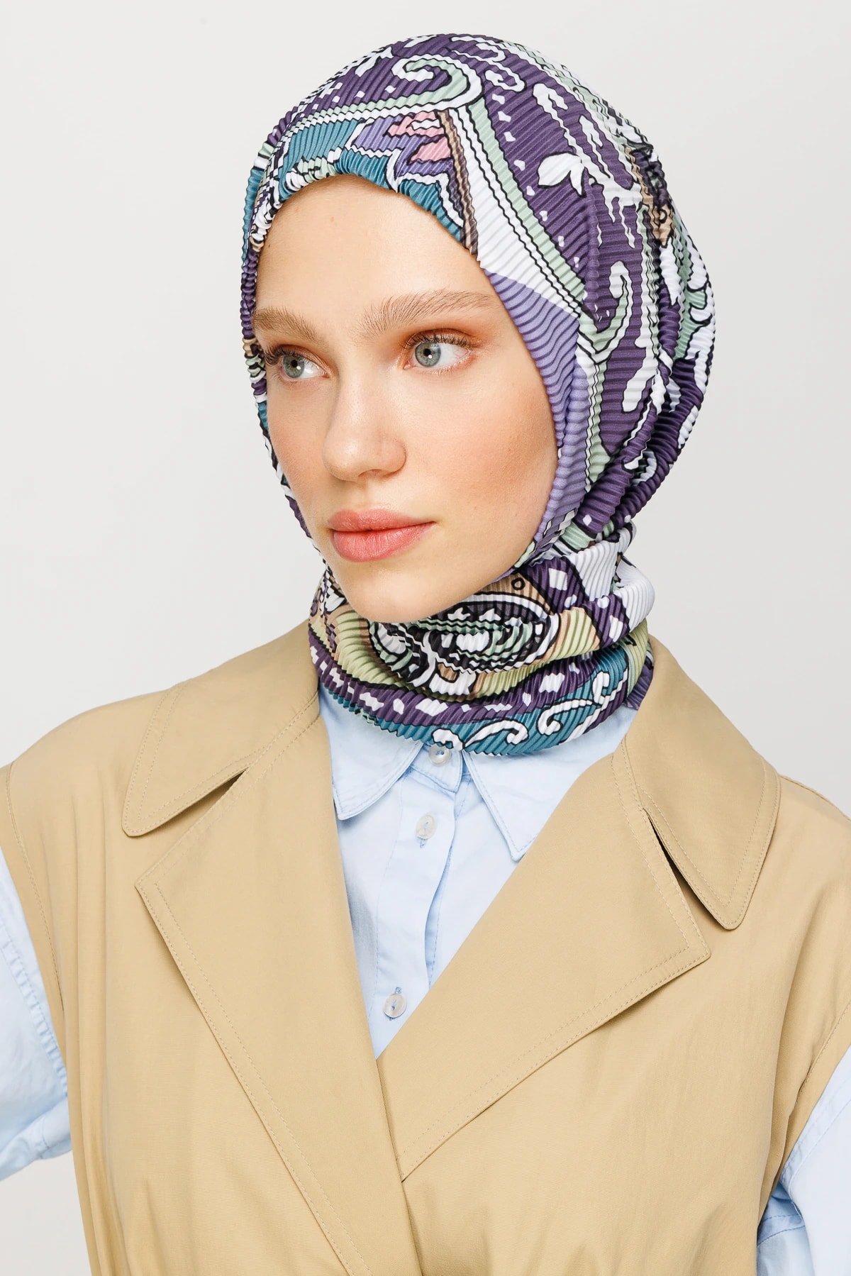 وشاح مطوي بنقشة 40 رقعة