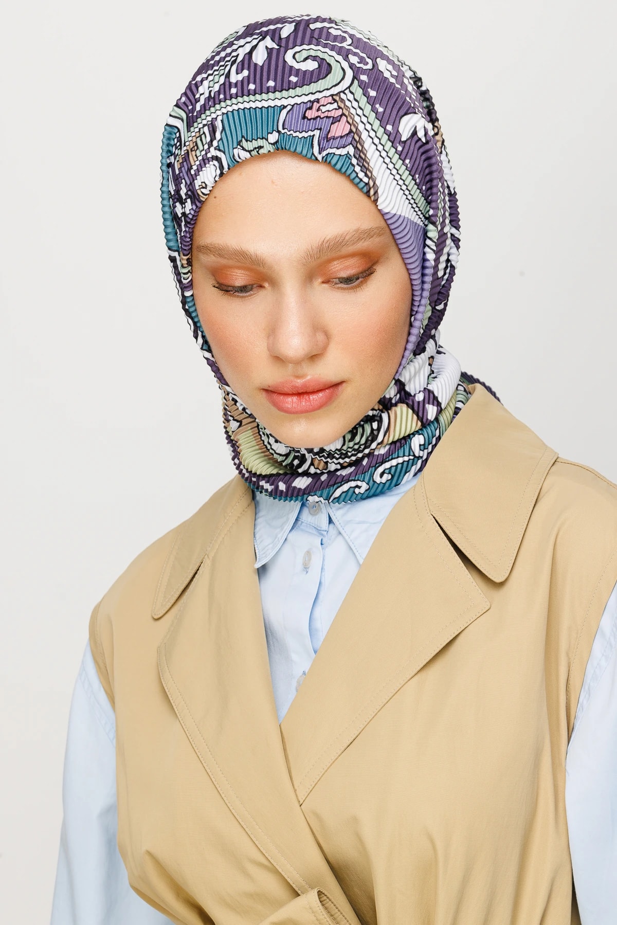 وشاح مطوي بنقشة 40 رقعة