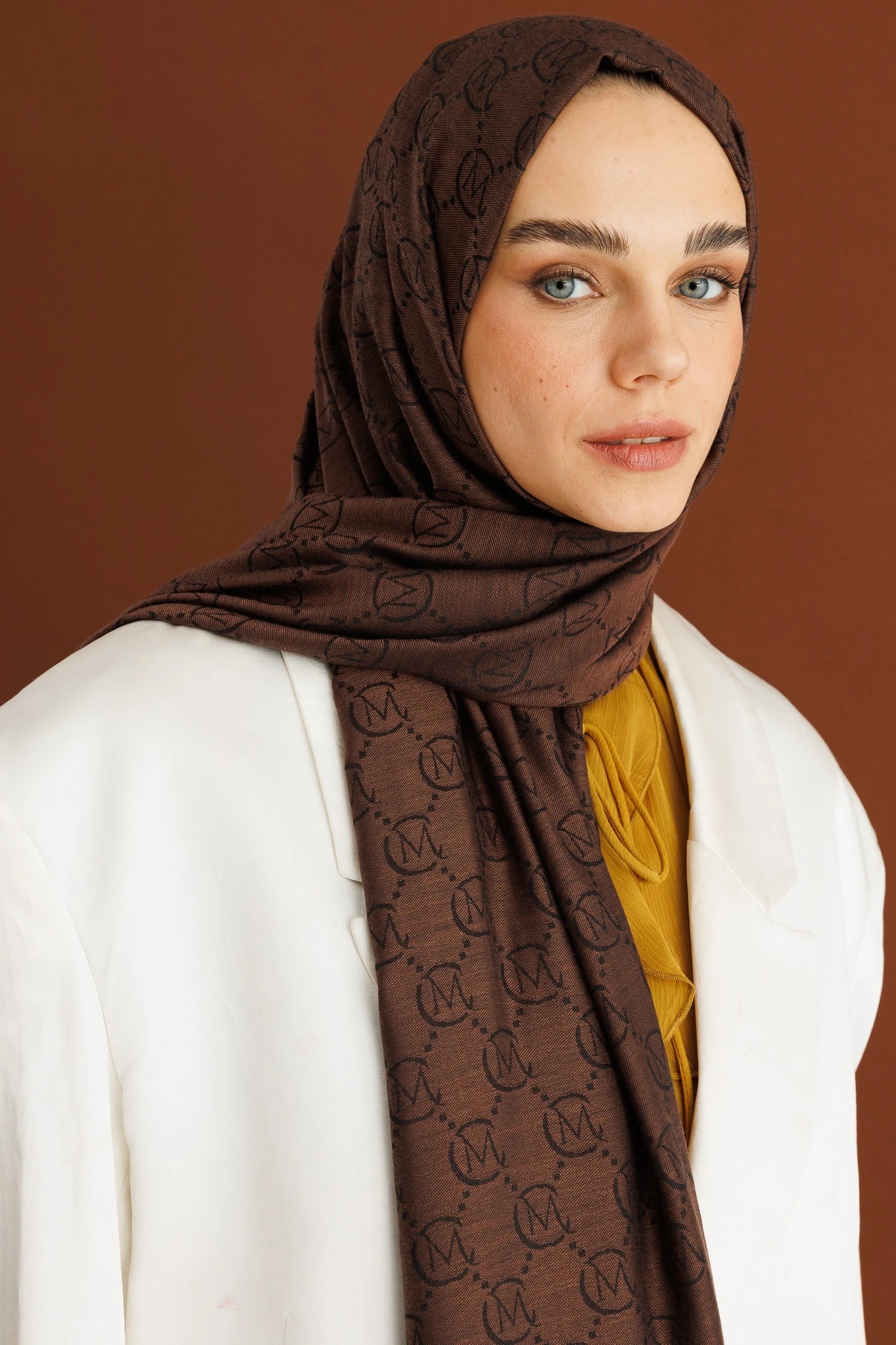 شال من الصوف والحرير - مر