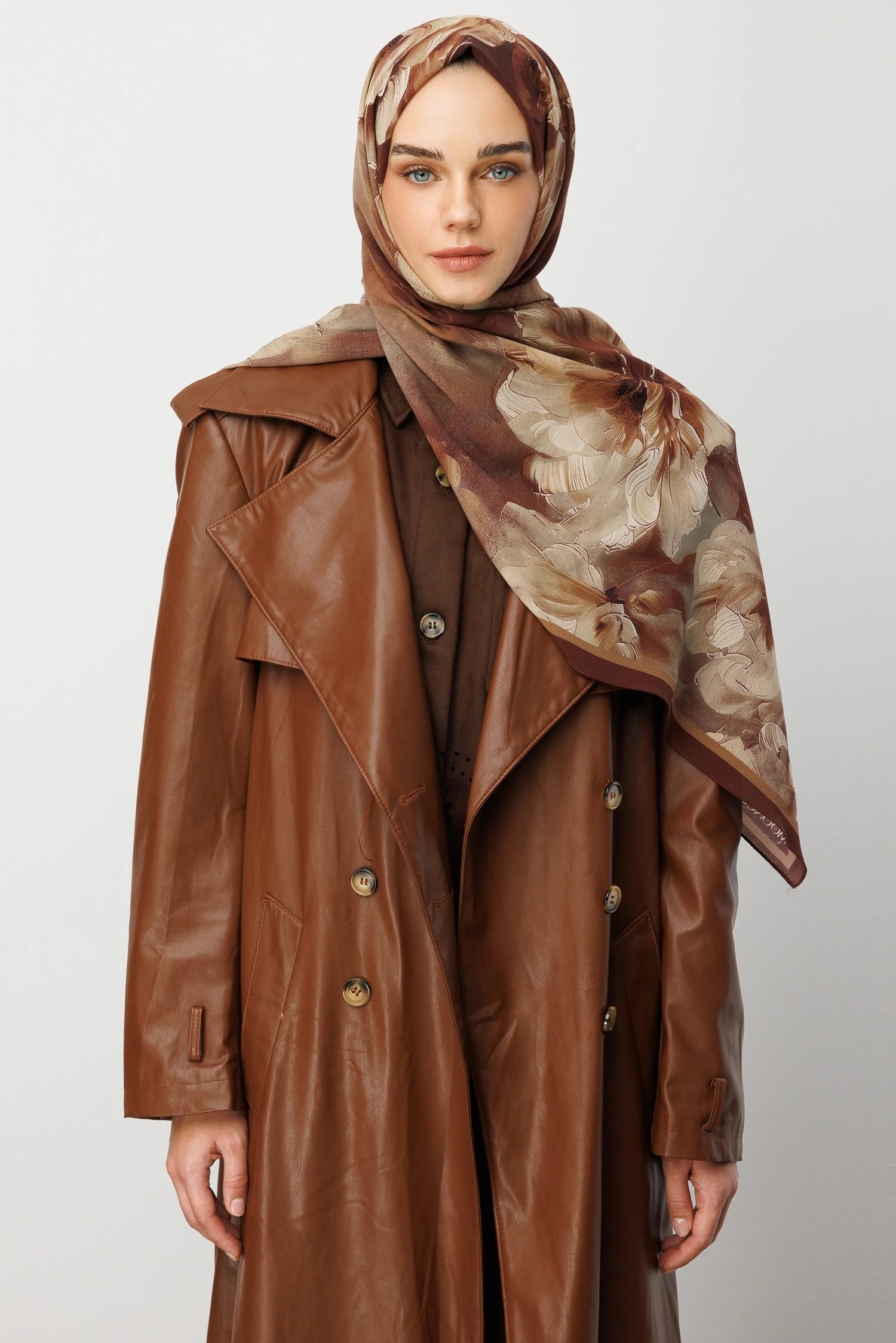 شال حرير خبي بنقشة الورد - ورد مجفف