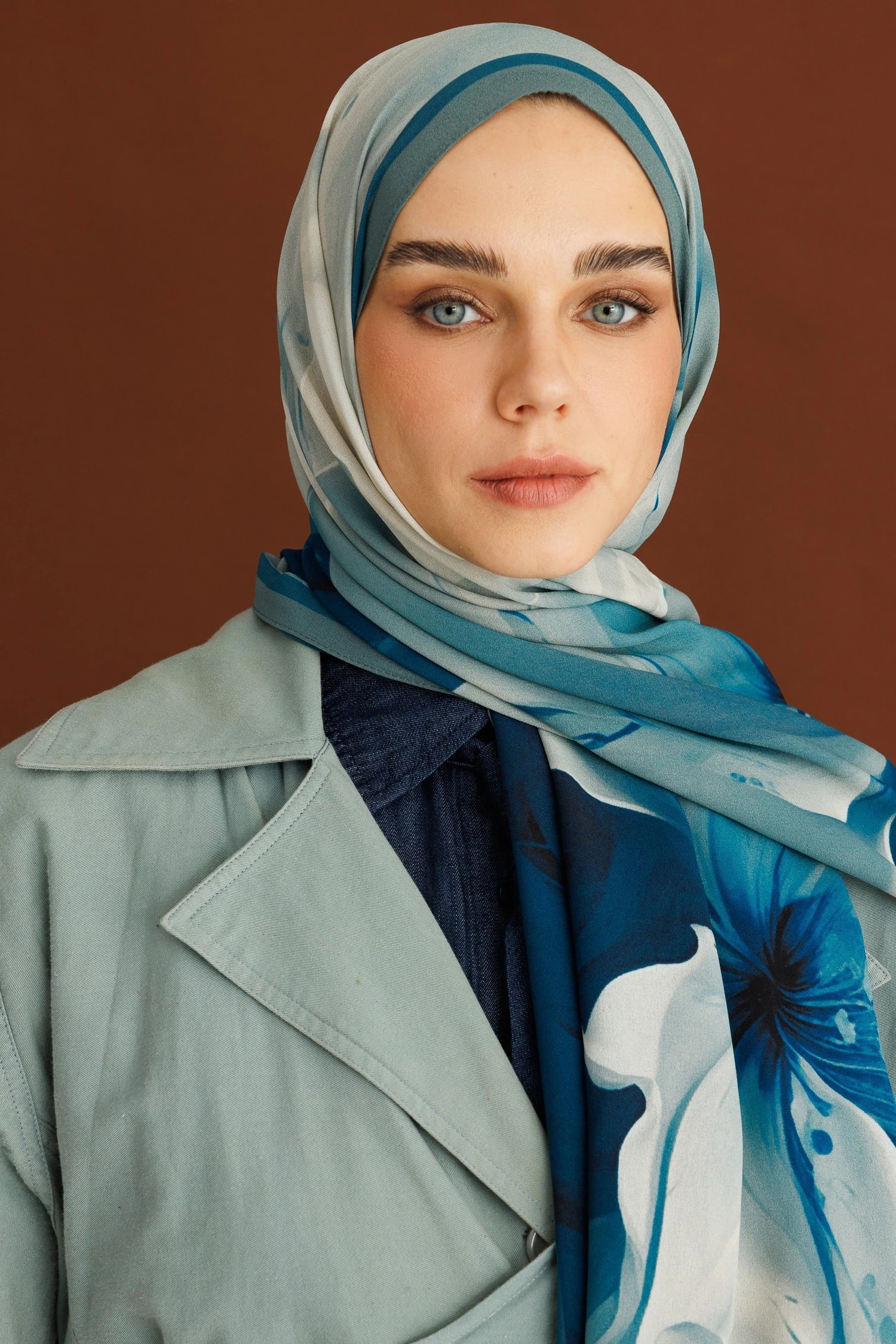 شال حرير خبي بنقشة نقية