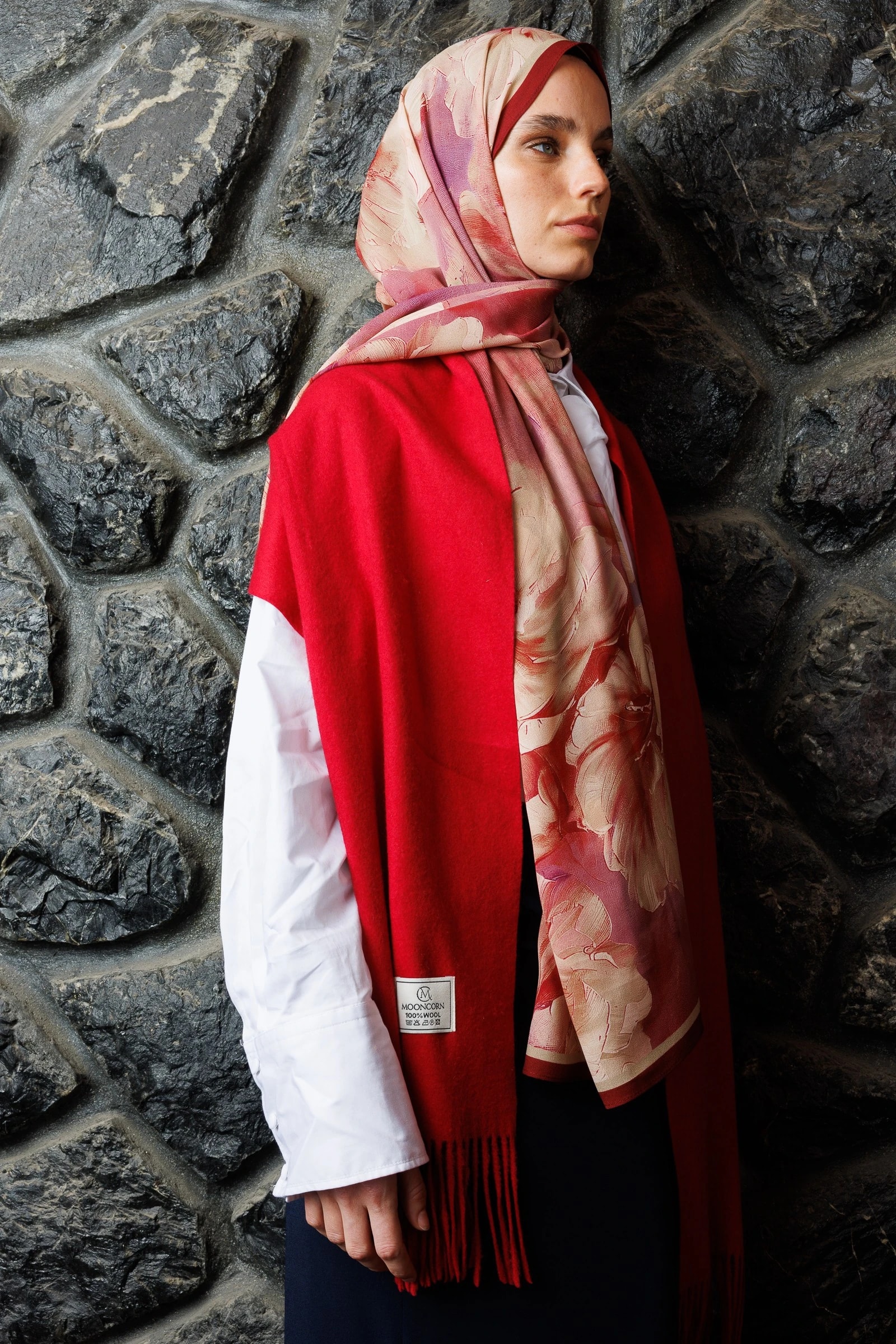 شال حرير خبي بنقشة الورد - أحمر كلاريت