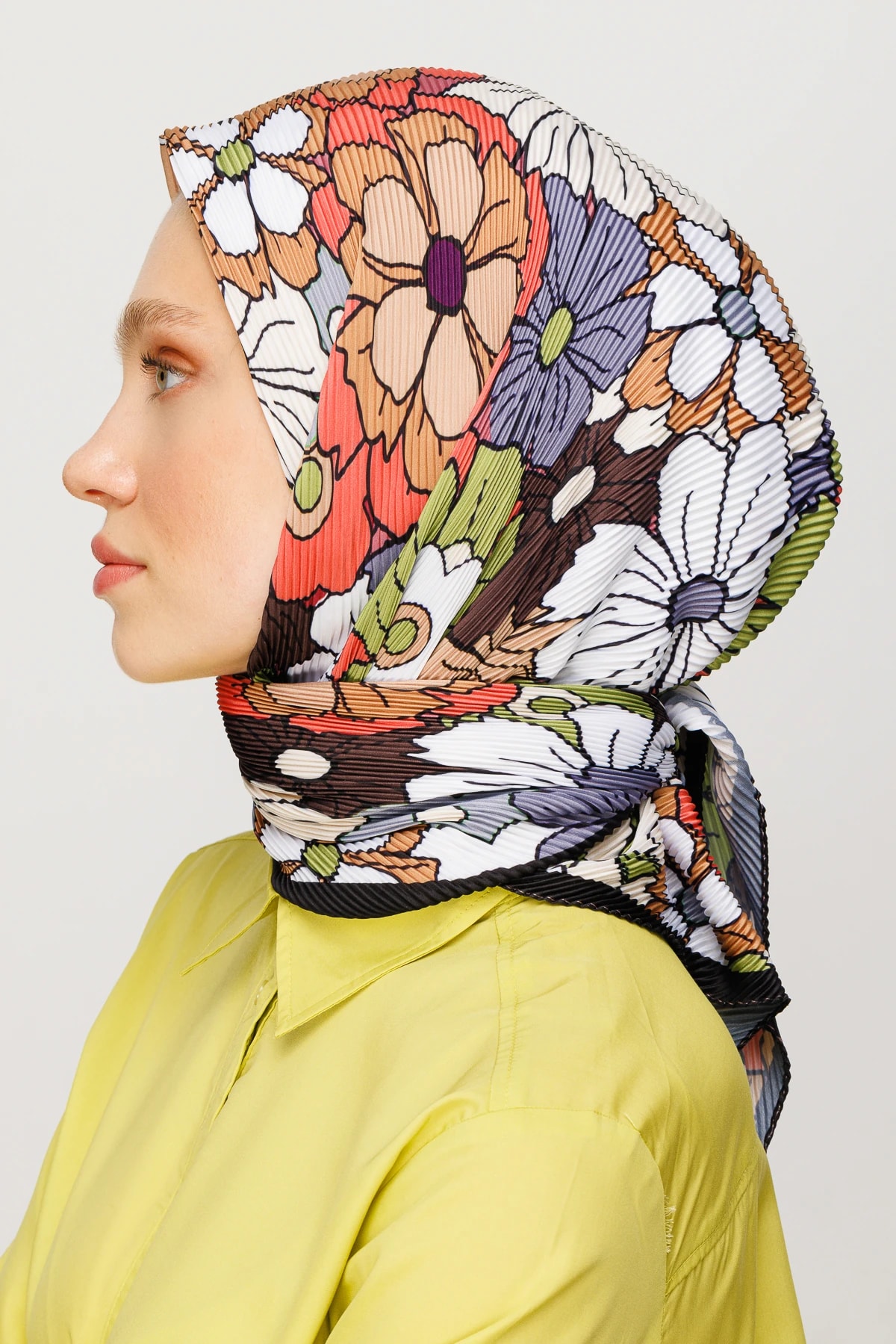 وشاح مطوي بنمط عاشق