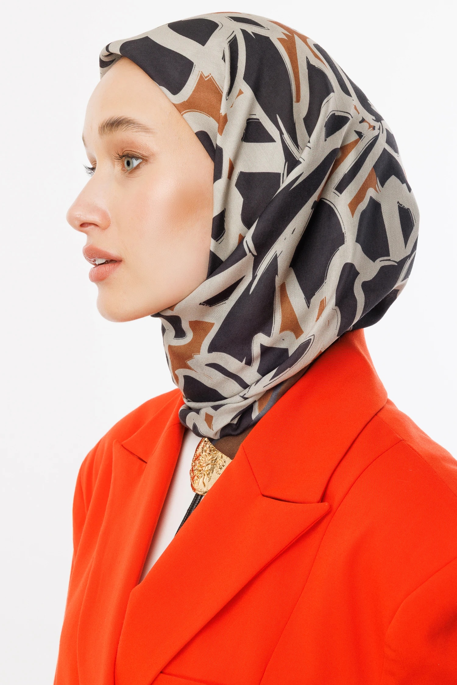 وشاح قطني بنمط زيرا