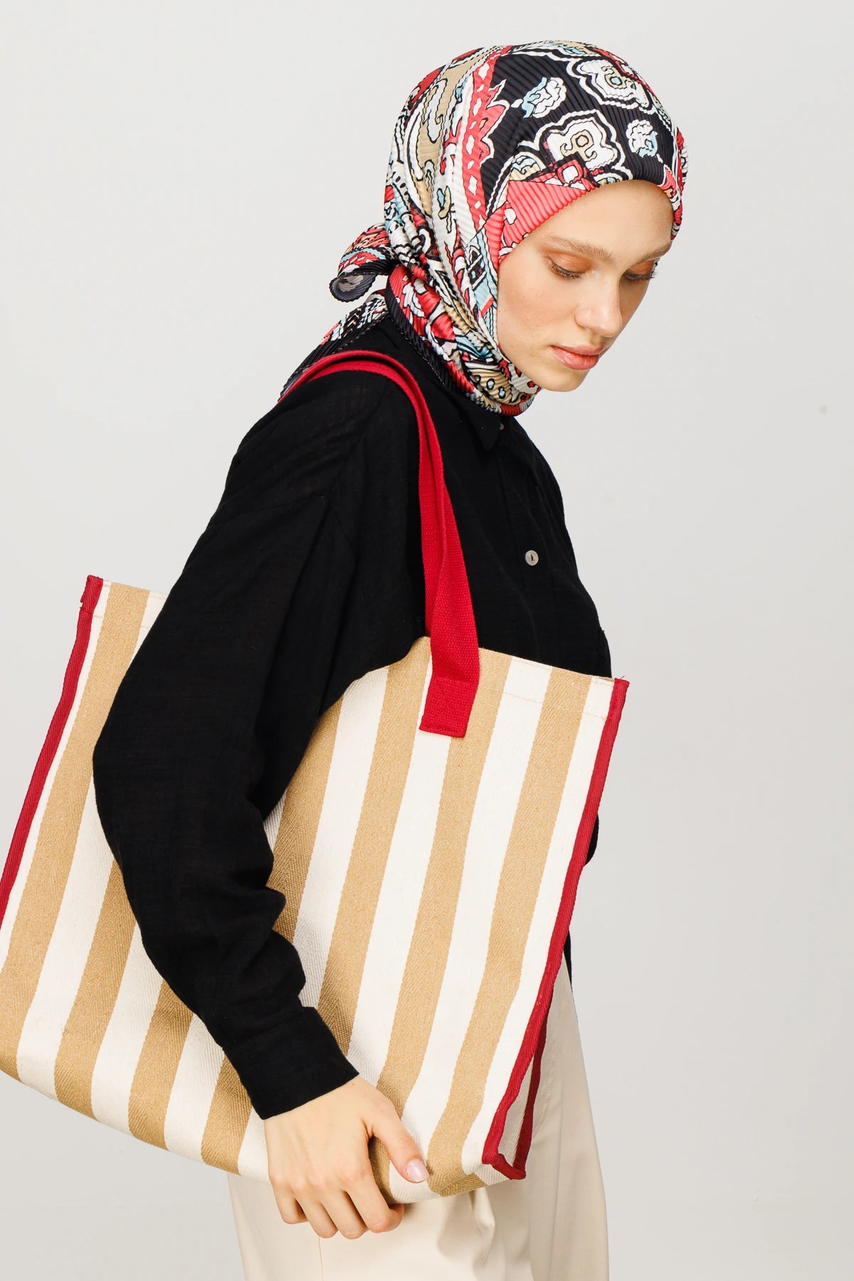 وشاح مطوي بنقشة 40 رقعة - أسود