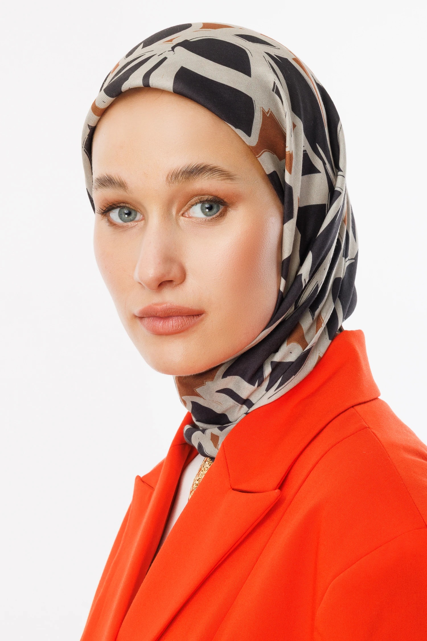 وشاح قطني بنمط زيرا