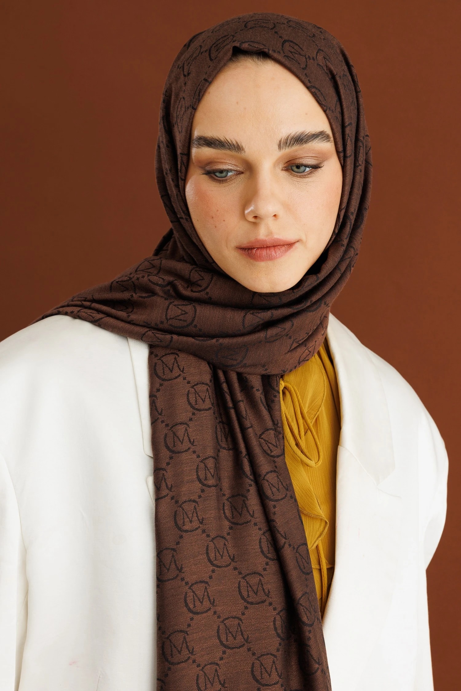 شال من الصوف والحرير - مر