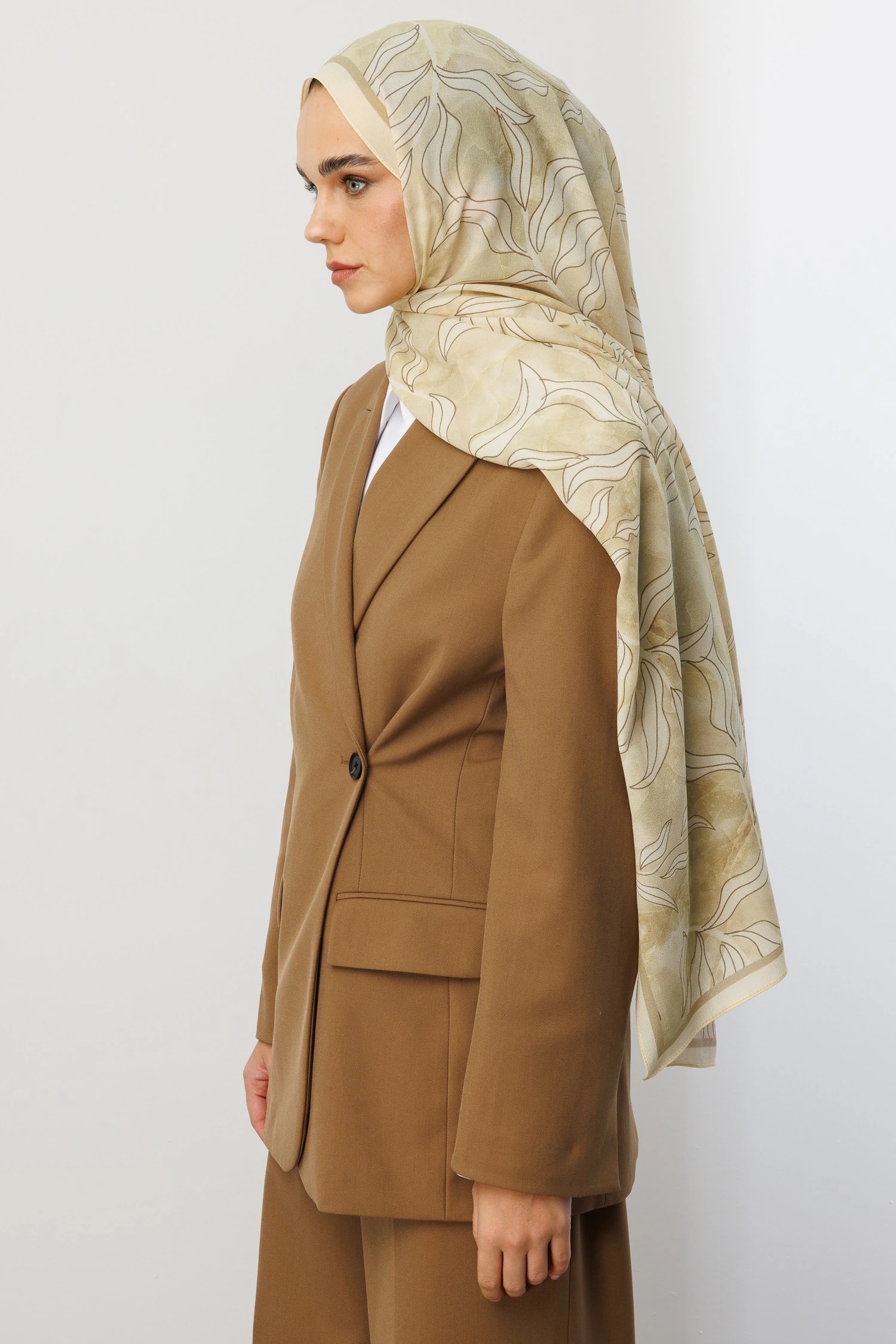 شال حرير خبي بنقشة السعف