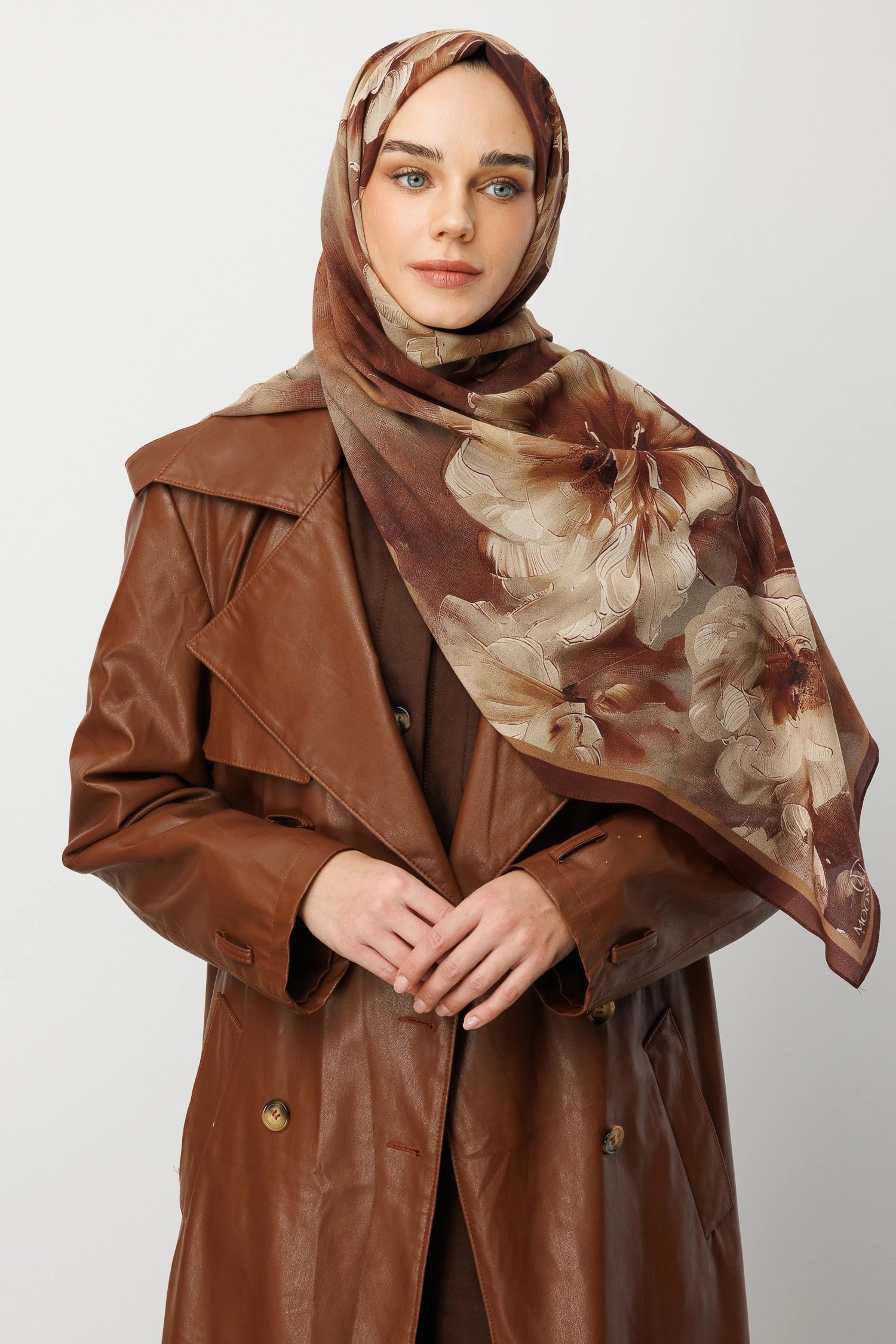 شال حرير خبي بنقشة الورد - ورد مجفف