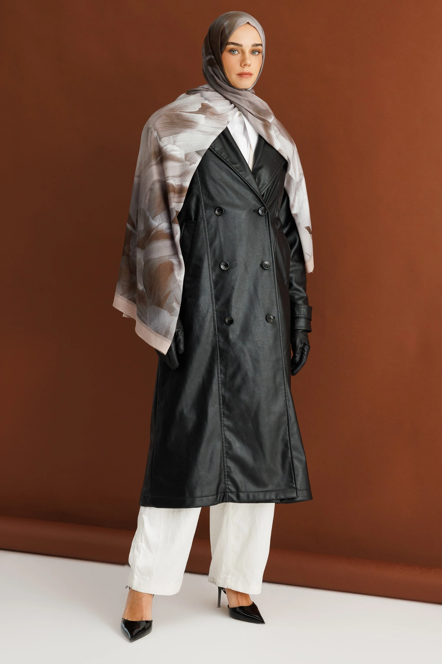 شال رامي بنمط فلور - المنك