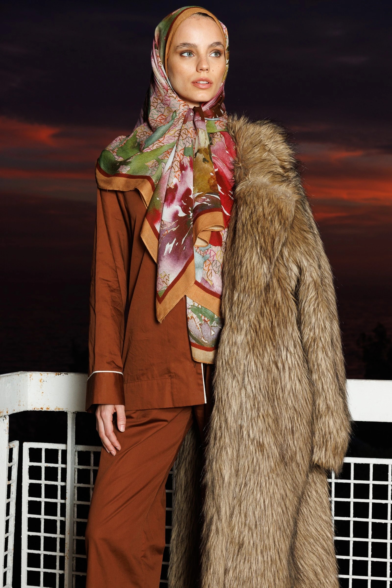 شال رامي بنمط MC - وَردَة