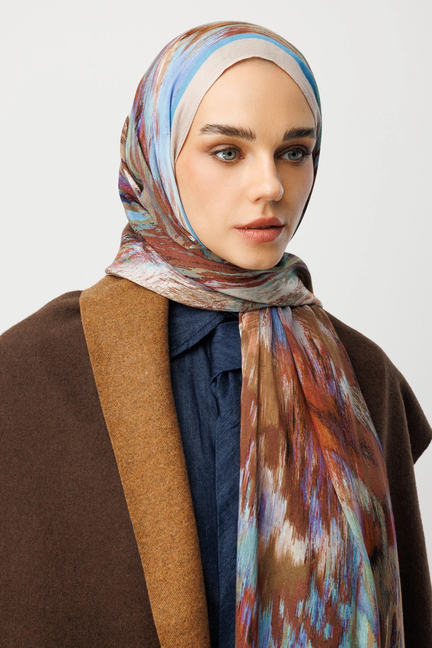 شال رامي بنقشة جلد النمر - أزرق