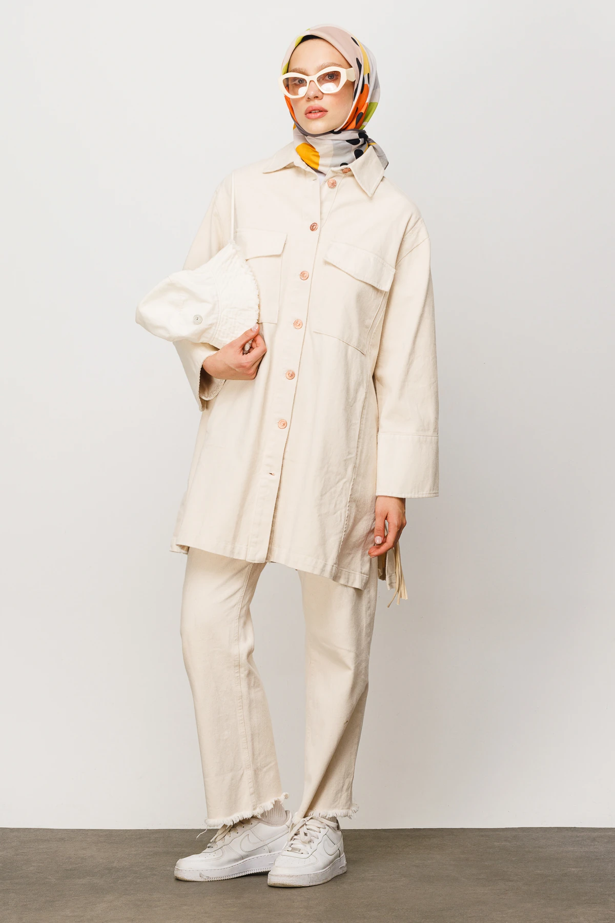 وشاح ناعم رقمي بنقشة بلوم