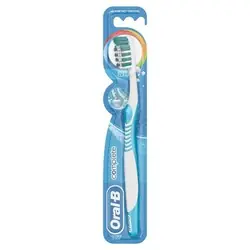 Oral-B Complete Clean Orta Sertlikte Diş Fırçası No:40 ürün ambalajı