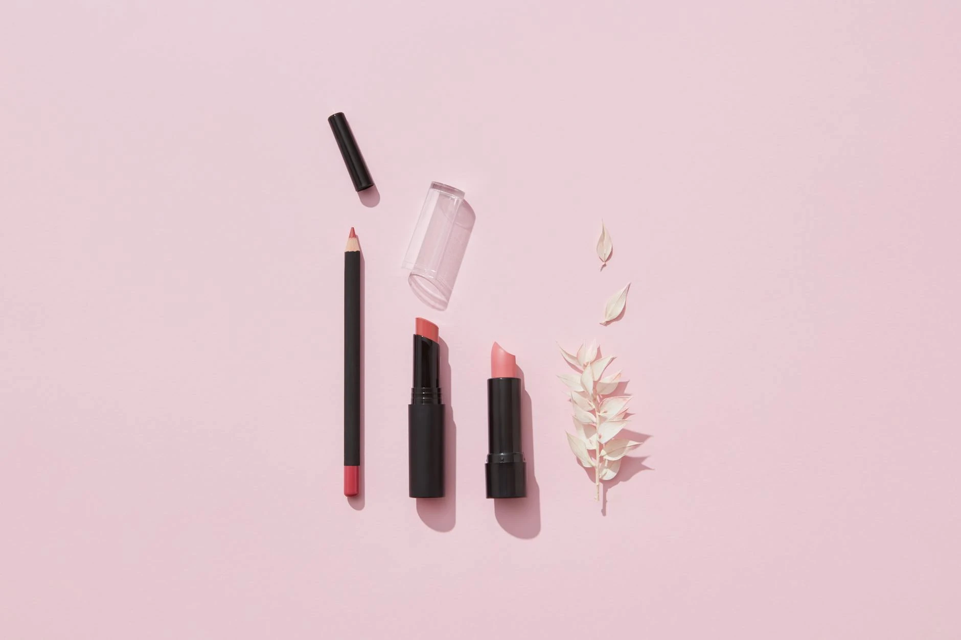 Dudak Bakımı Rehberi: Kuru ve Çatlak Dudaklar İçin