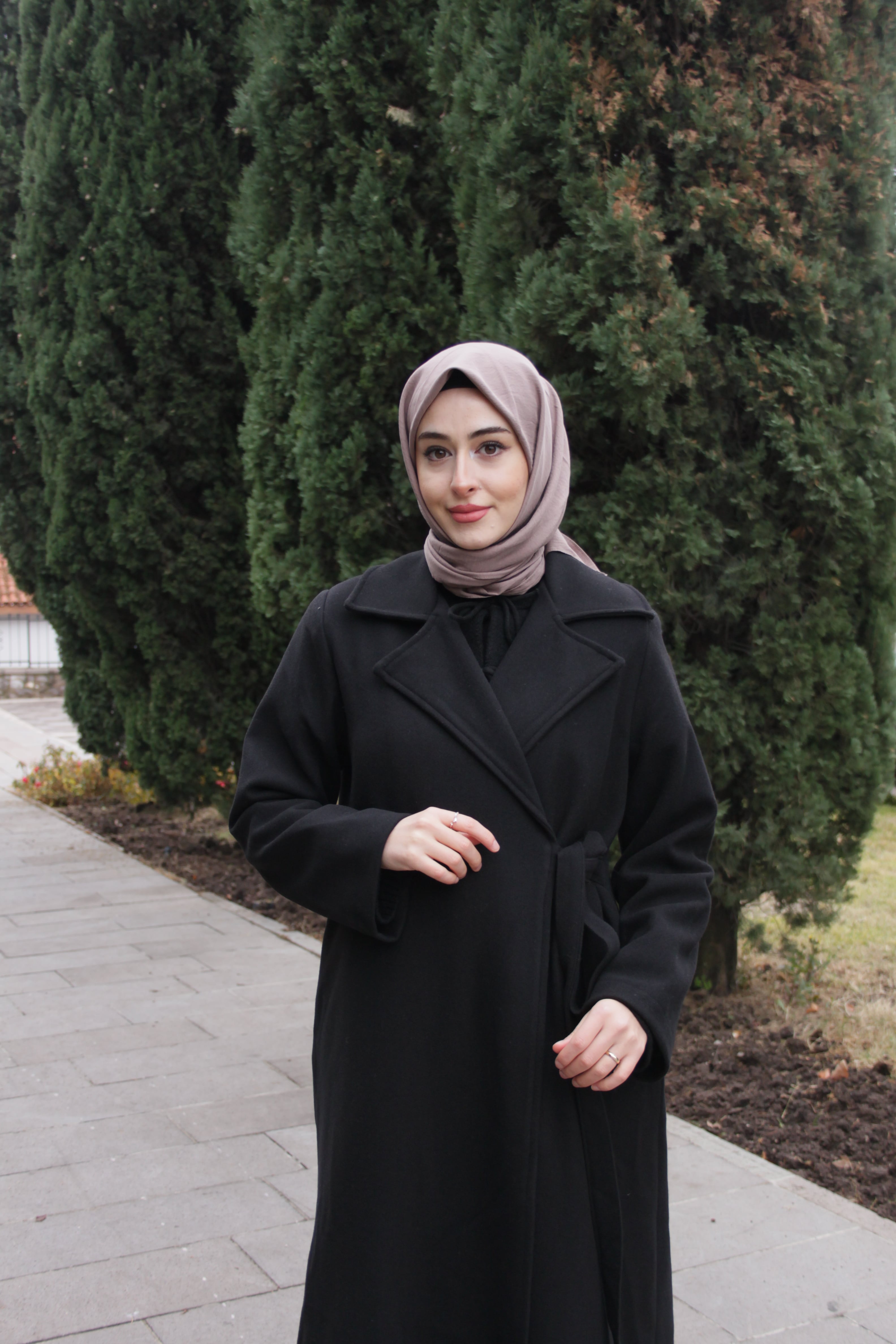 YANDAN BAĞLAMALI KABAN - Siyah