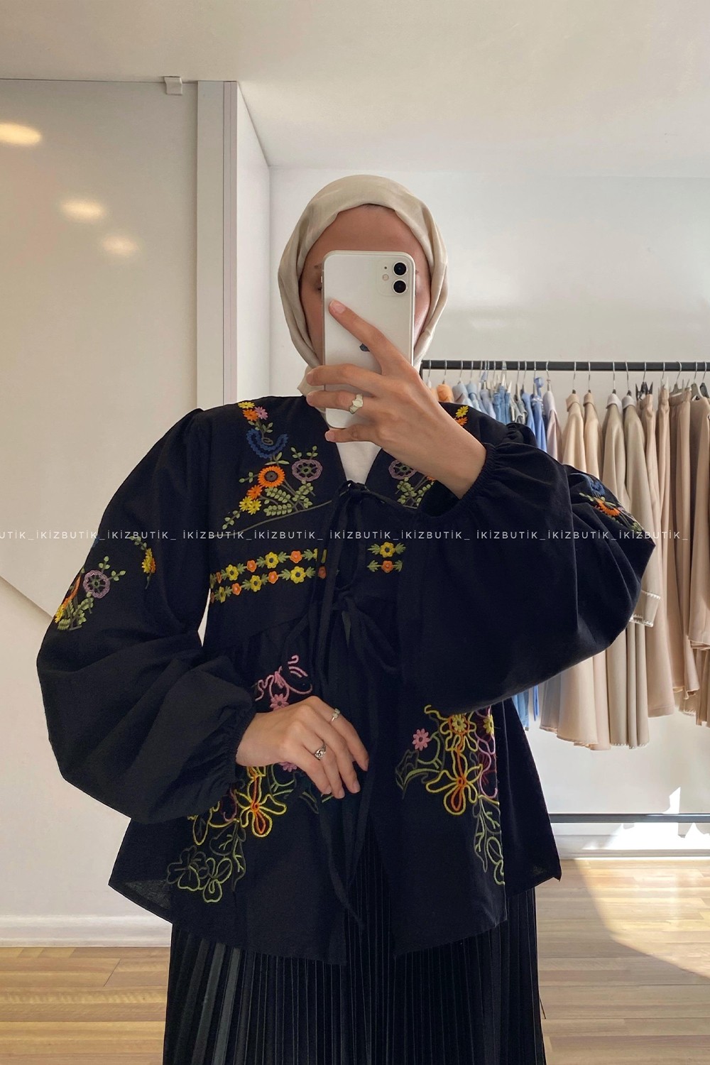 PUDRA SARI TURUNCU NAKIŞ DETAYLI KETEN CEKET