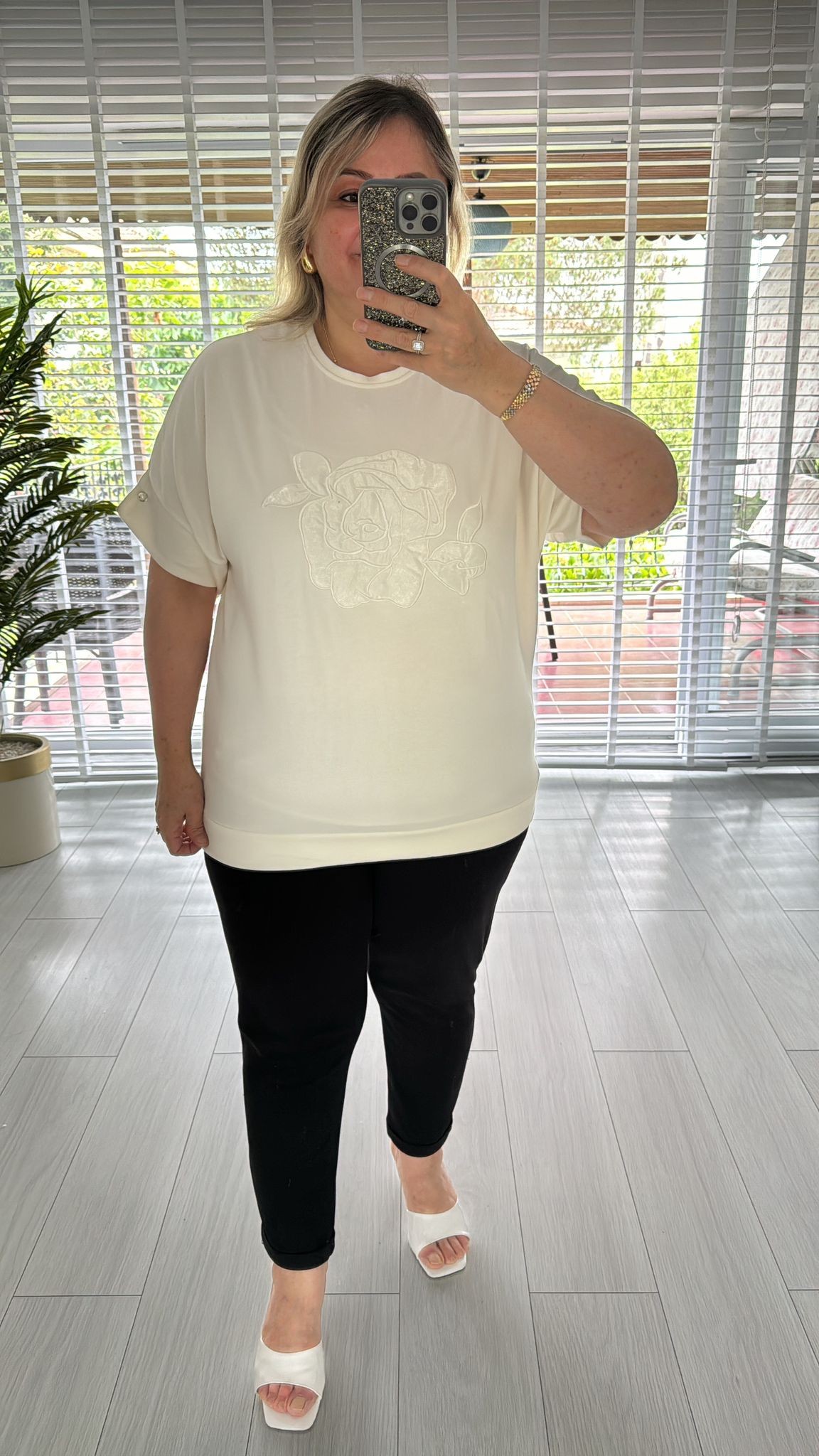 Gül Detaylı Modal Bluz
