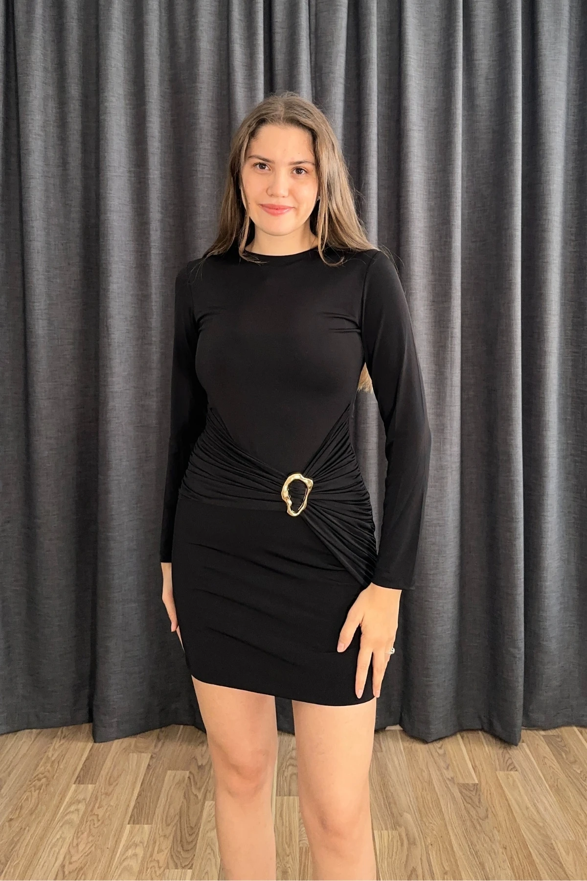 Aksesuar Detaylı Drapeli Sandy Mini Elbise - Siyah